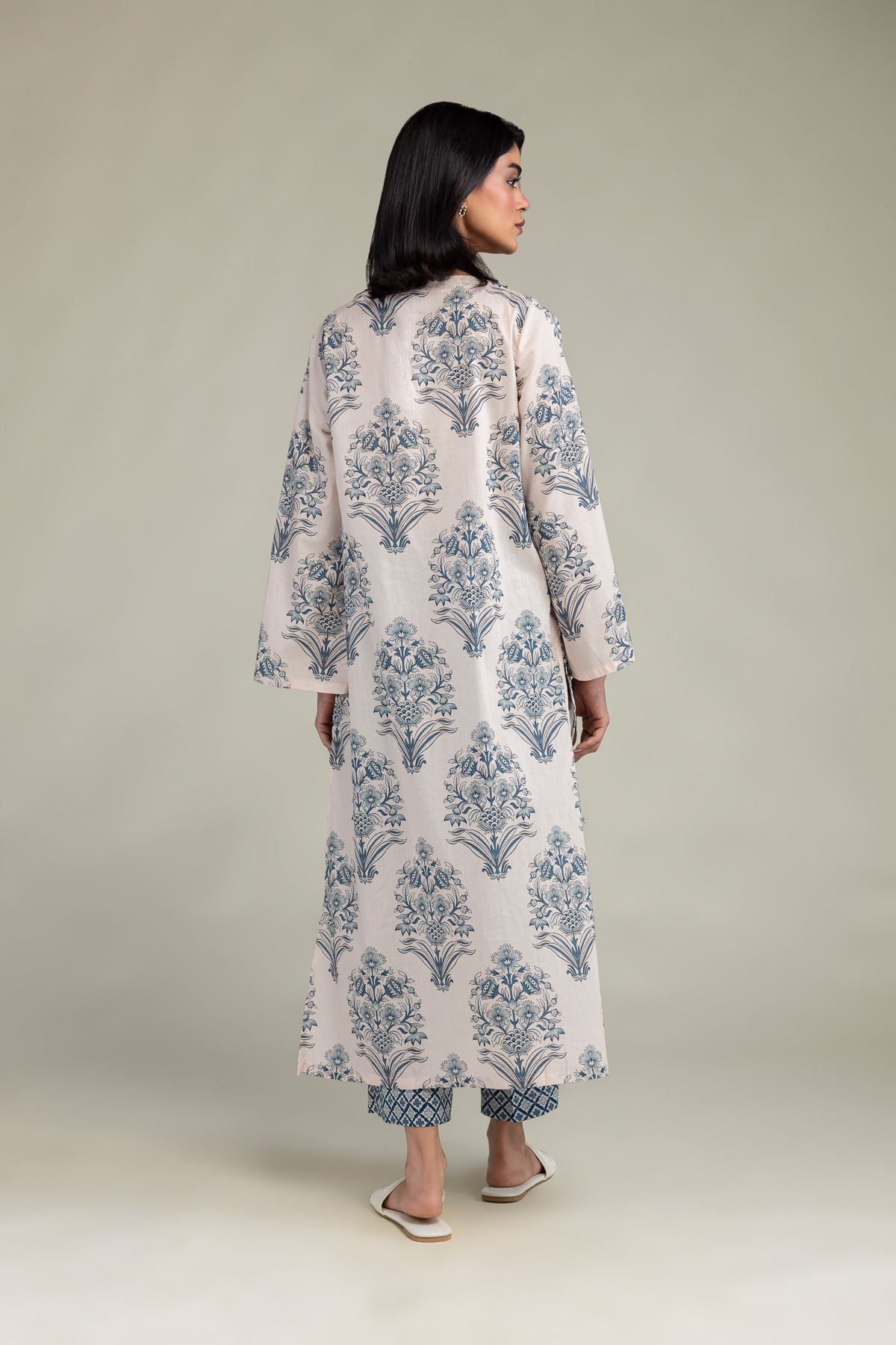 Embroidered Cambric Floral Printed Kurta - T-A11-26-213FG1-VG