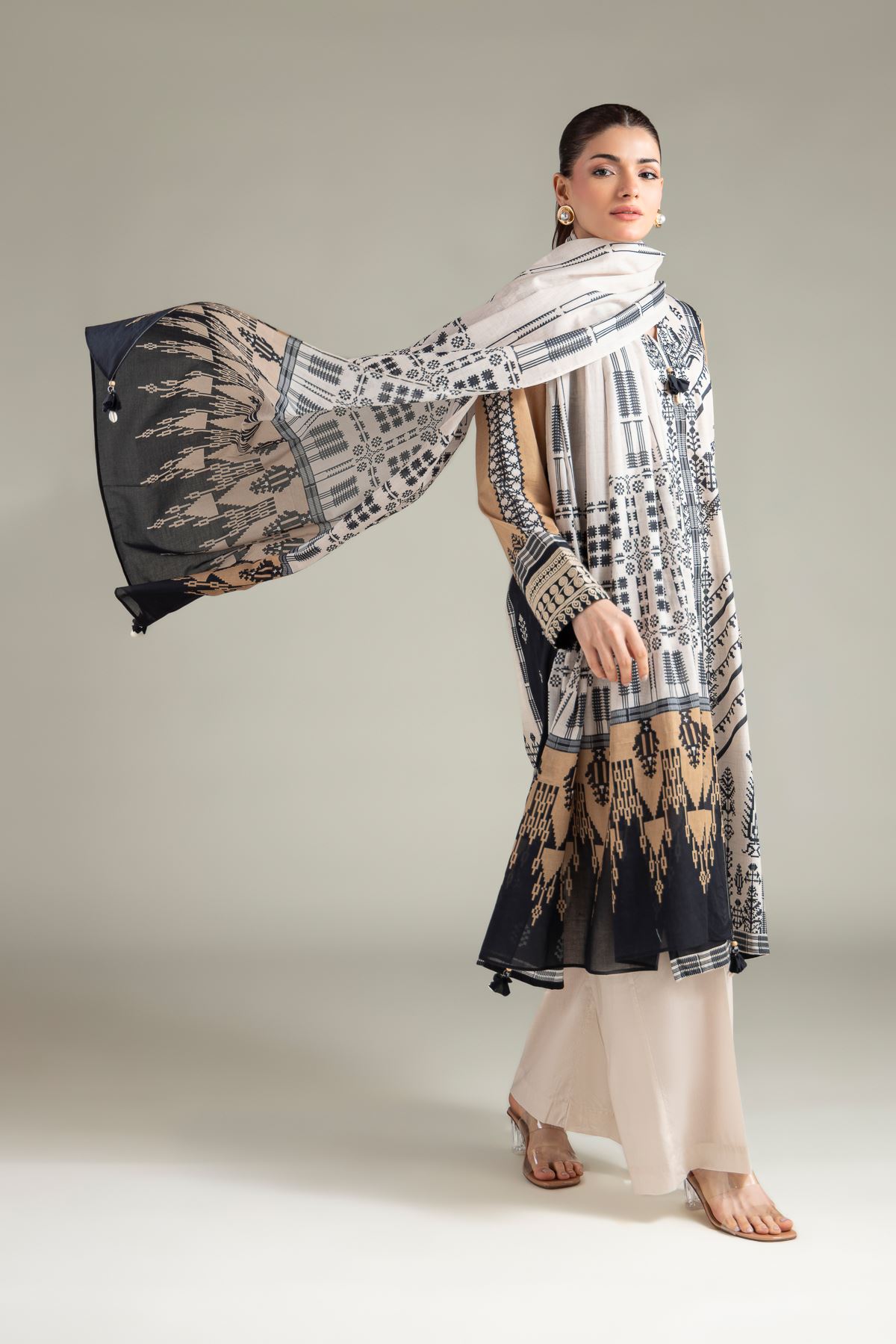 Embroidered Lawn Tailored 3-Piece Lawn - 1-26-205-A-B2-VG