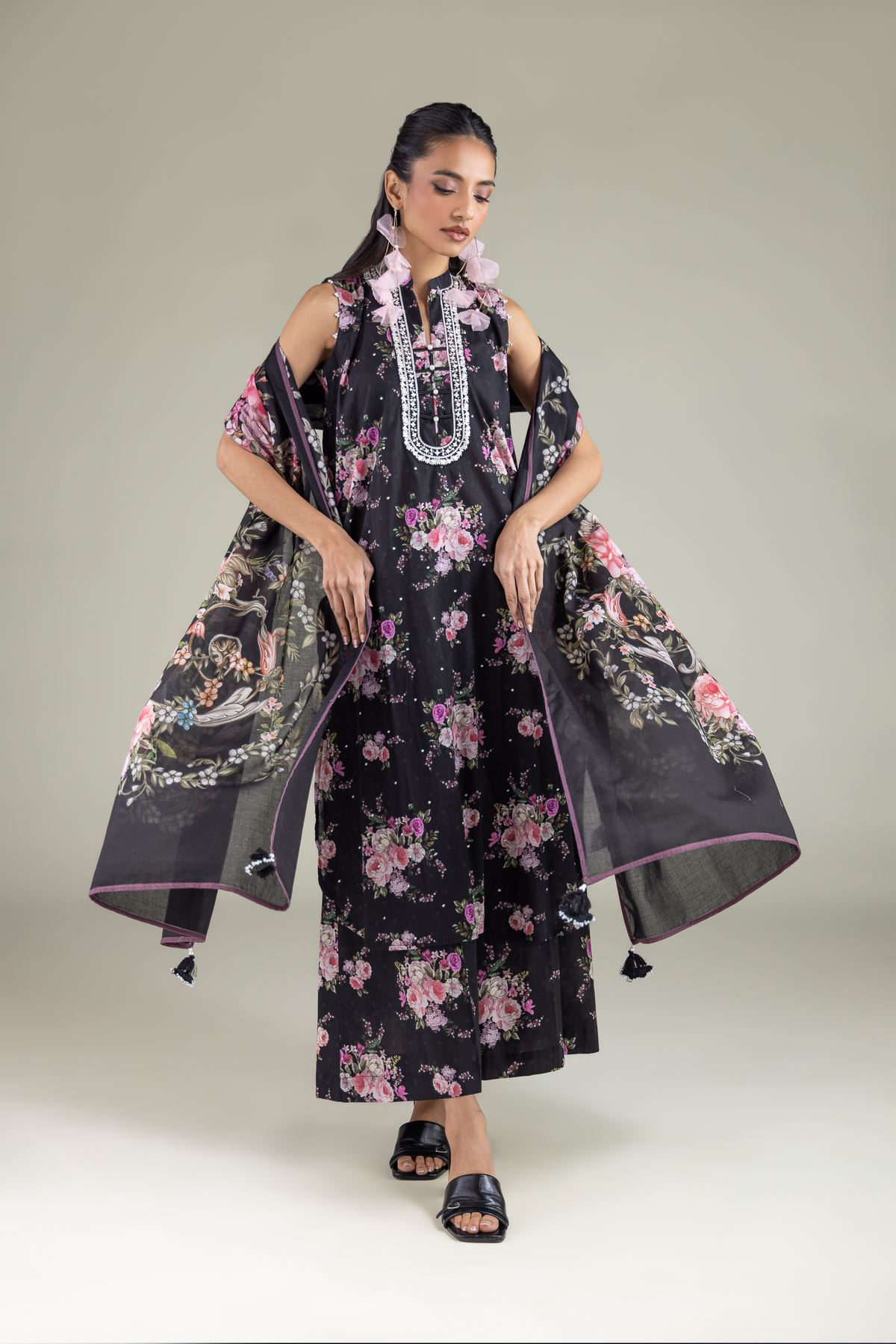 Embroidered Lawn Floral Draped Dupatta - 1-26-111-A-G-VG