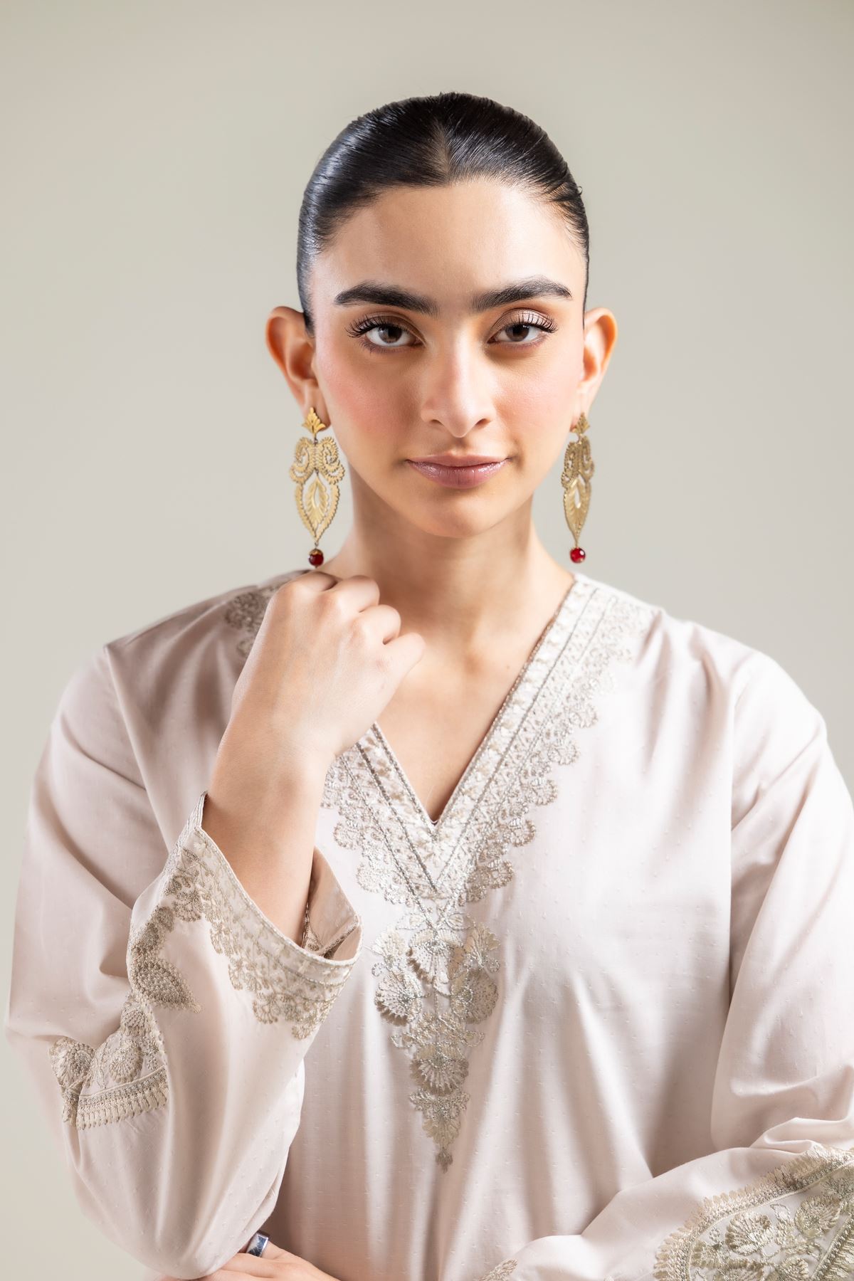 Embroidered Cotton Dobby Off-white V-Neck Kurta - 2-26-107-A-F-VG