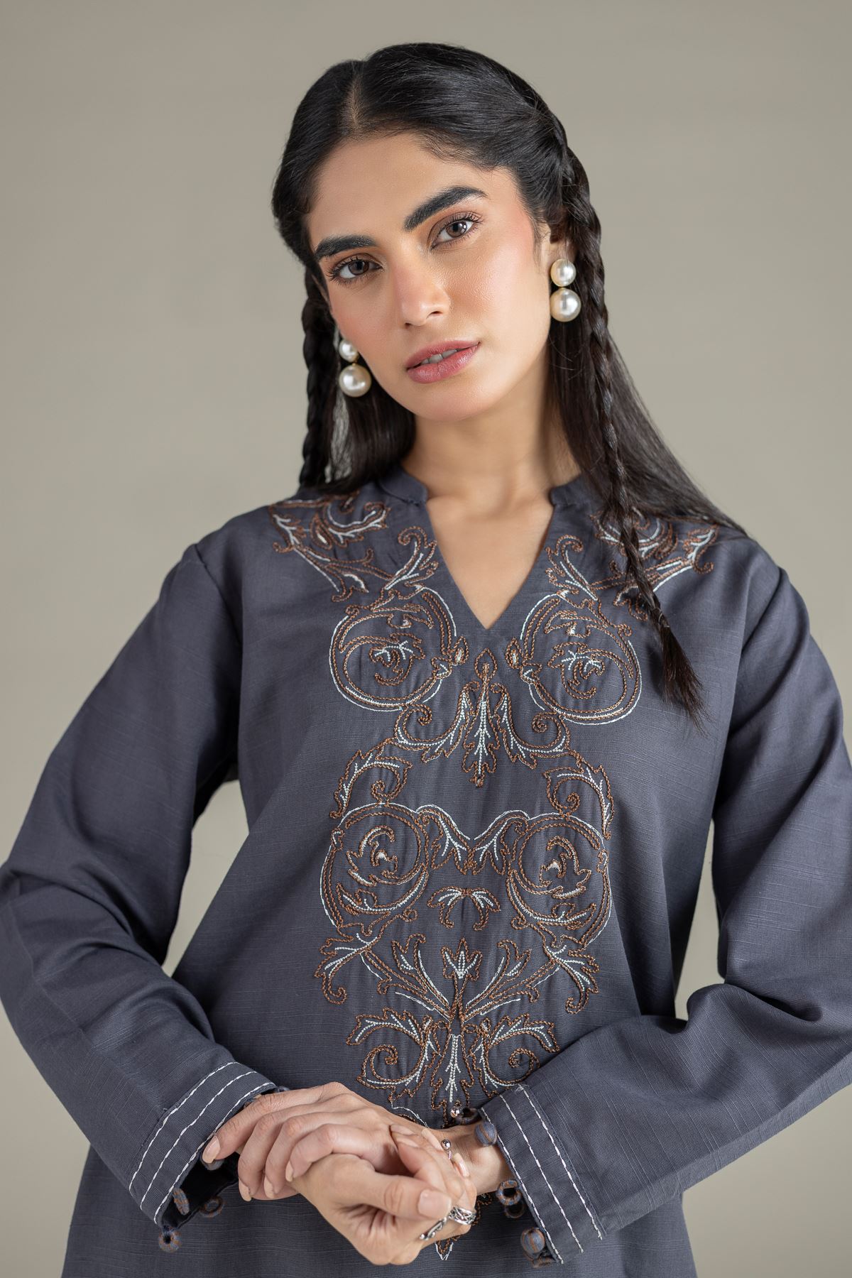 Embroidered Khaddar Kurta - 25-10-11E9-07TB-VG
