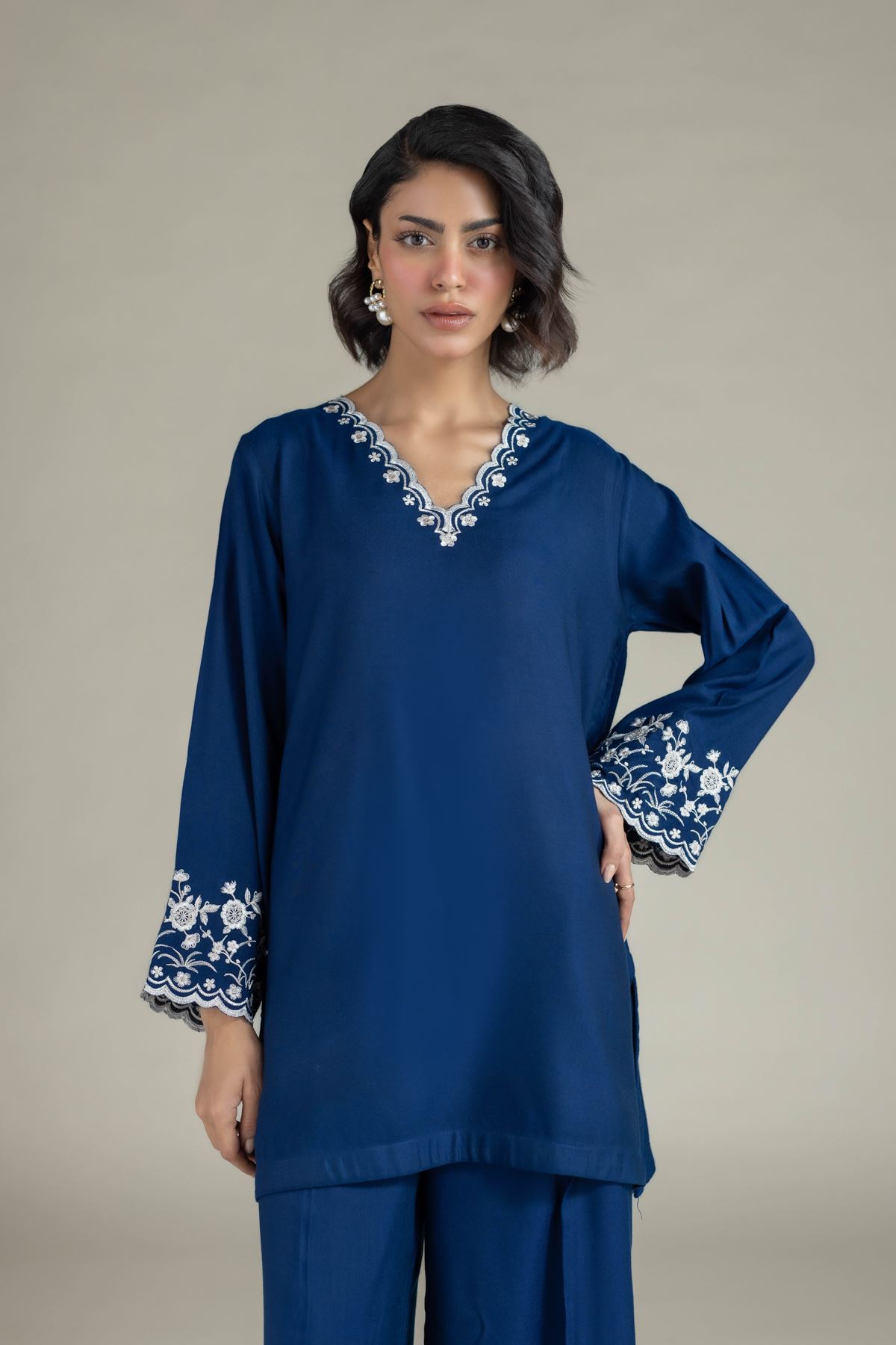 Embroidered Heavy Blended Viscose Floral Scalloped Kurta - 25-10-11E12-03TB-VG