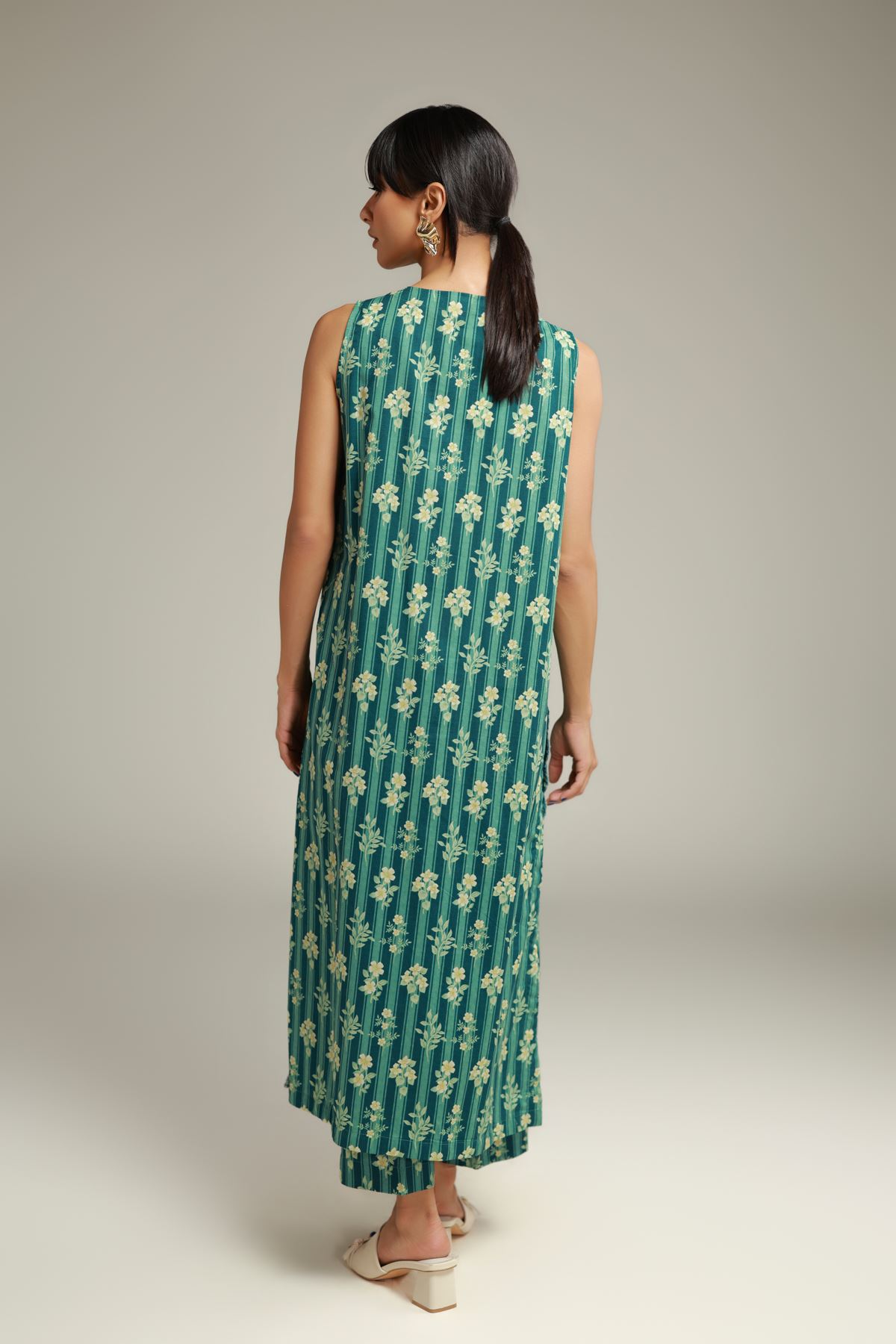 Embroidered Cotton Dobby Teal Cotton Kurta - R-EKT24106-VG