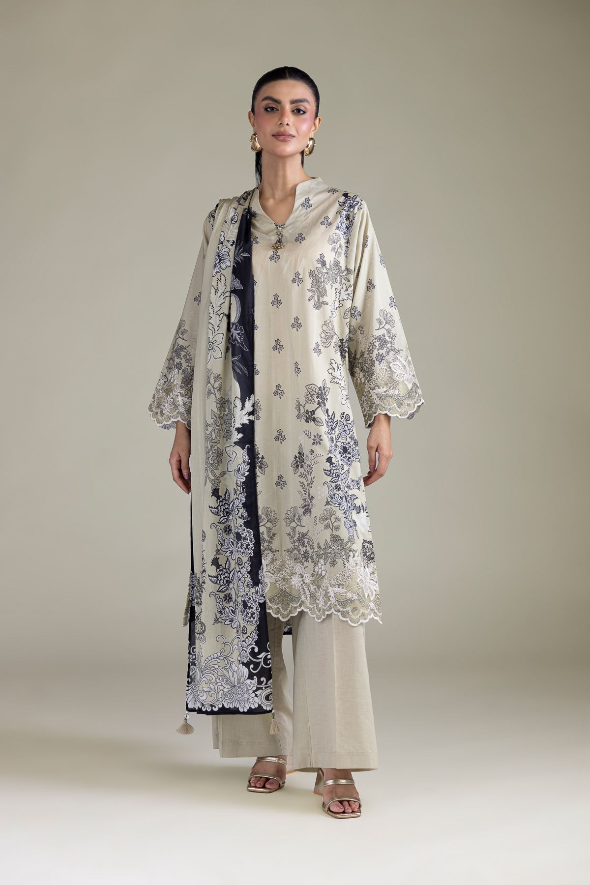 Embroidered Lawn Lawn 3-Piece Tailored - T-A22-26-219FH2-VG