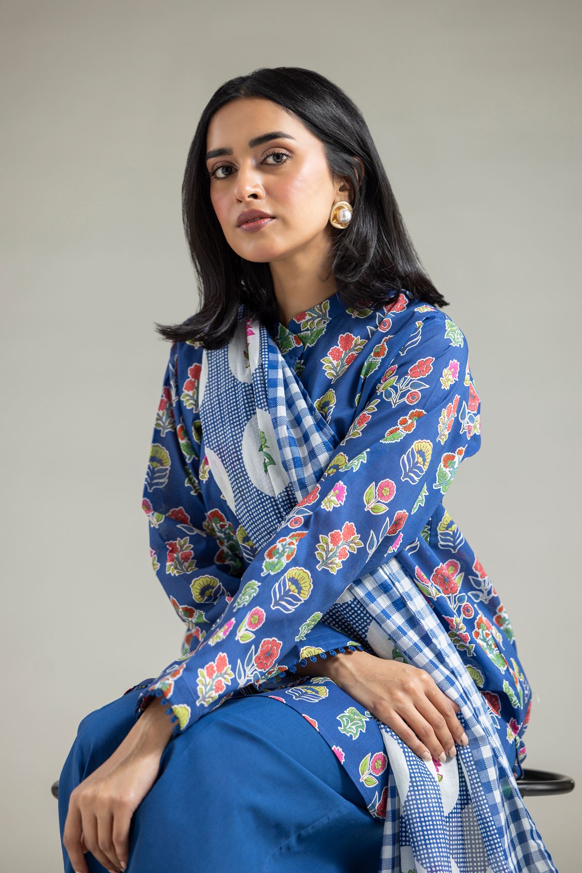Printed Cambric Tailored 3-Piece Cambric - T-A33-26-112FG1-VG