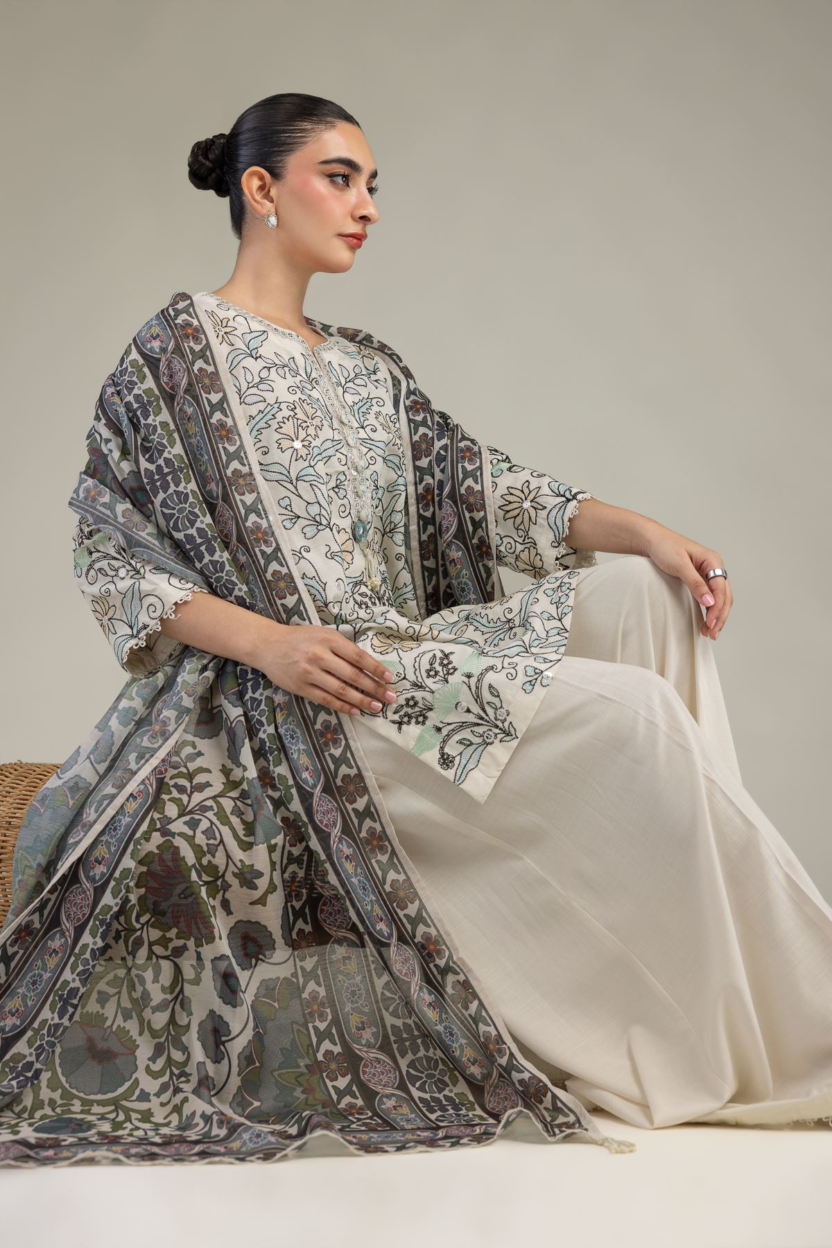Embroidered Mesuri Floral Mesuri Dupatta - 2-26-210-A-H1-VG