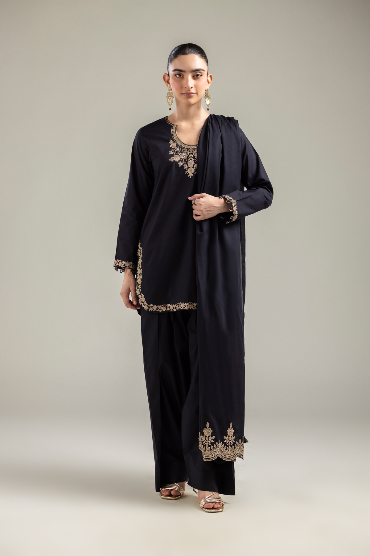 Embroidered Lawn Black Lawn Dupatta - 1-26-121-A-B-VG