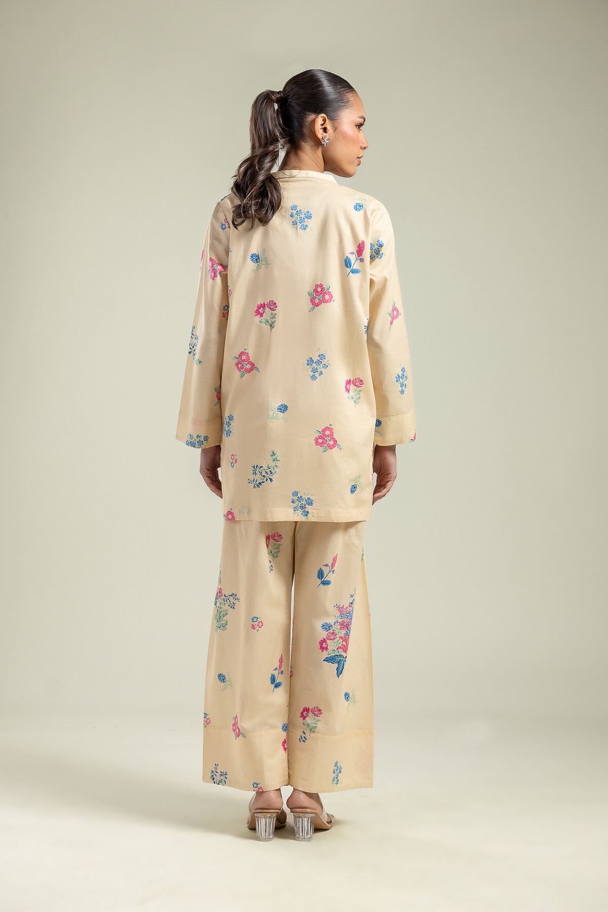 Printed Cambric Floral Tassel Kurta - 26-01-2E1-07TA-VG