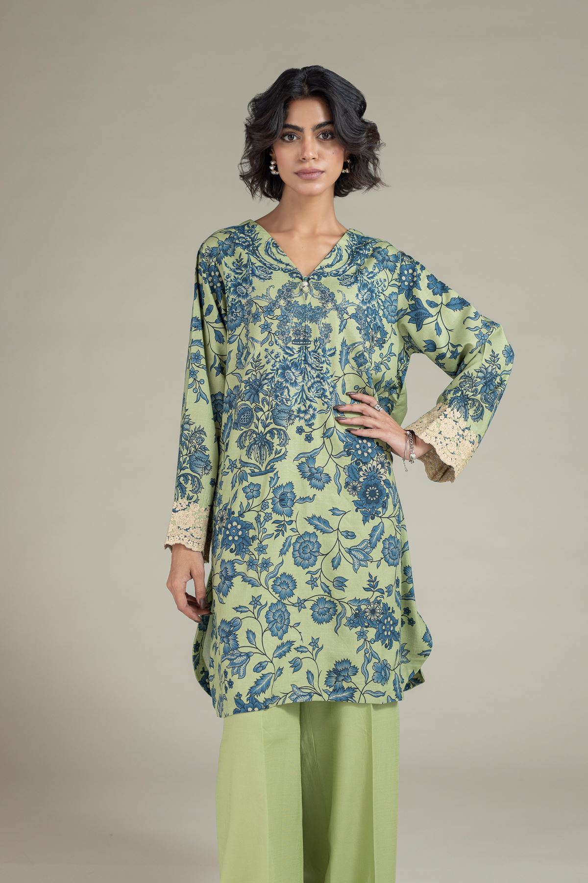 Embroidered Raw Silk Kurta - 25-10-11E6-01TA-VG