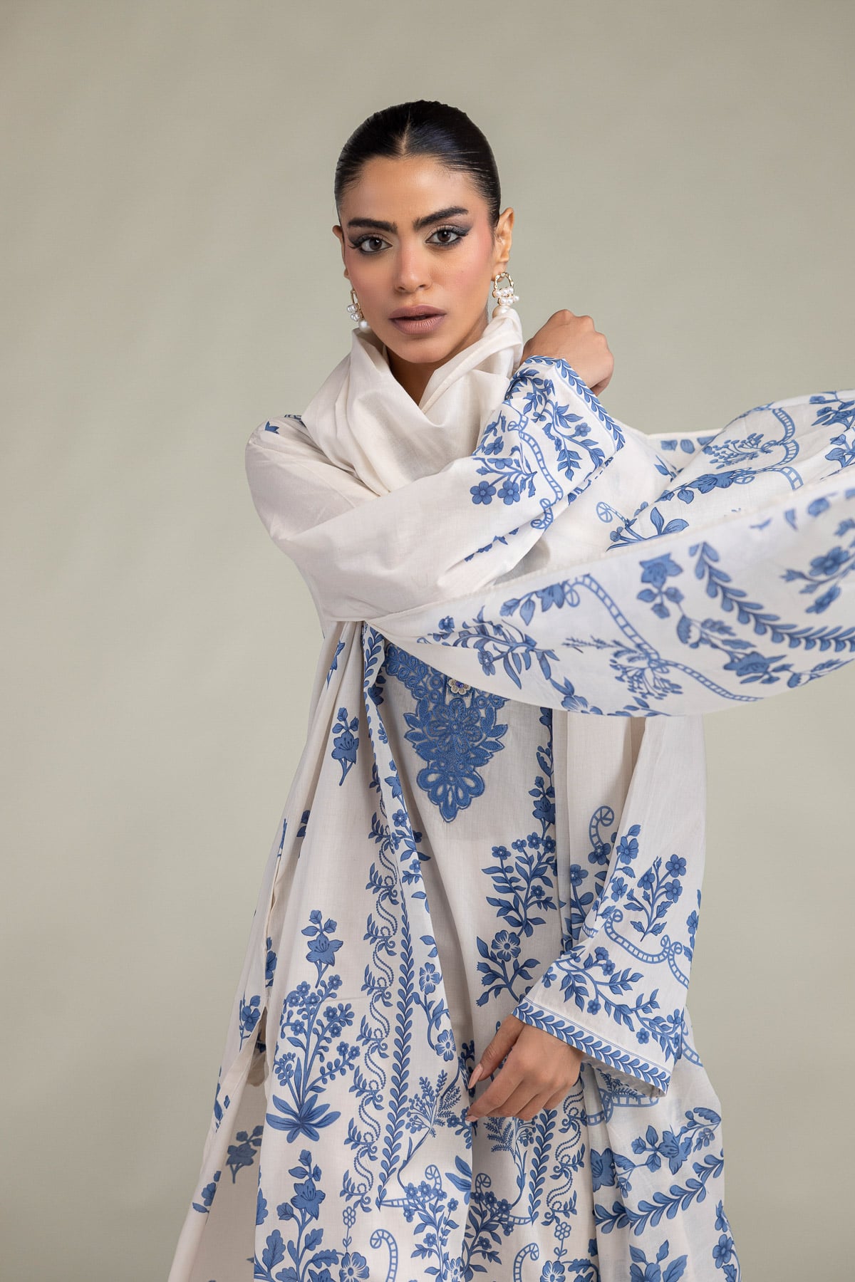 Embroidered Lawn Fabrics 3 Piece - T-A33-26-207FD1-VG