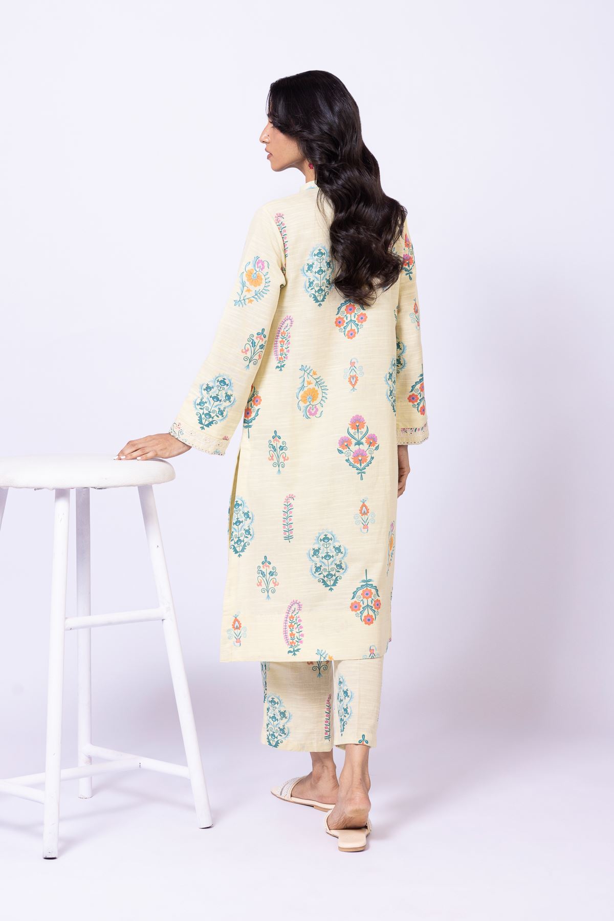 Embroidered Khaddar Kurta - 25-09-10E1-09TB-VG