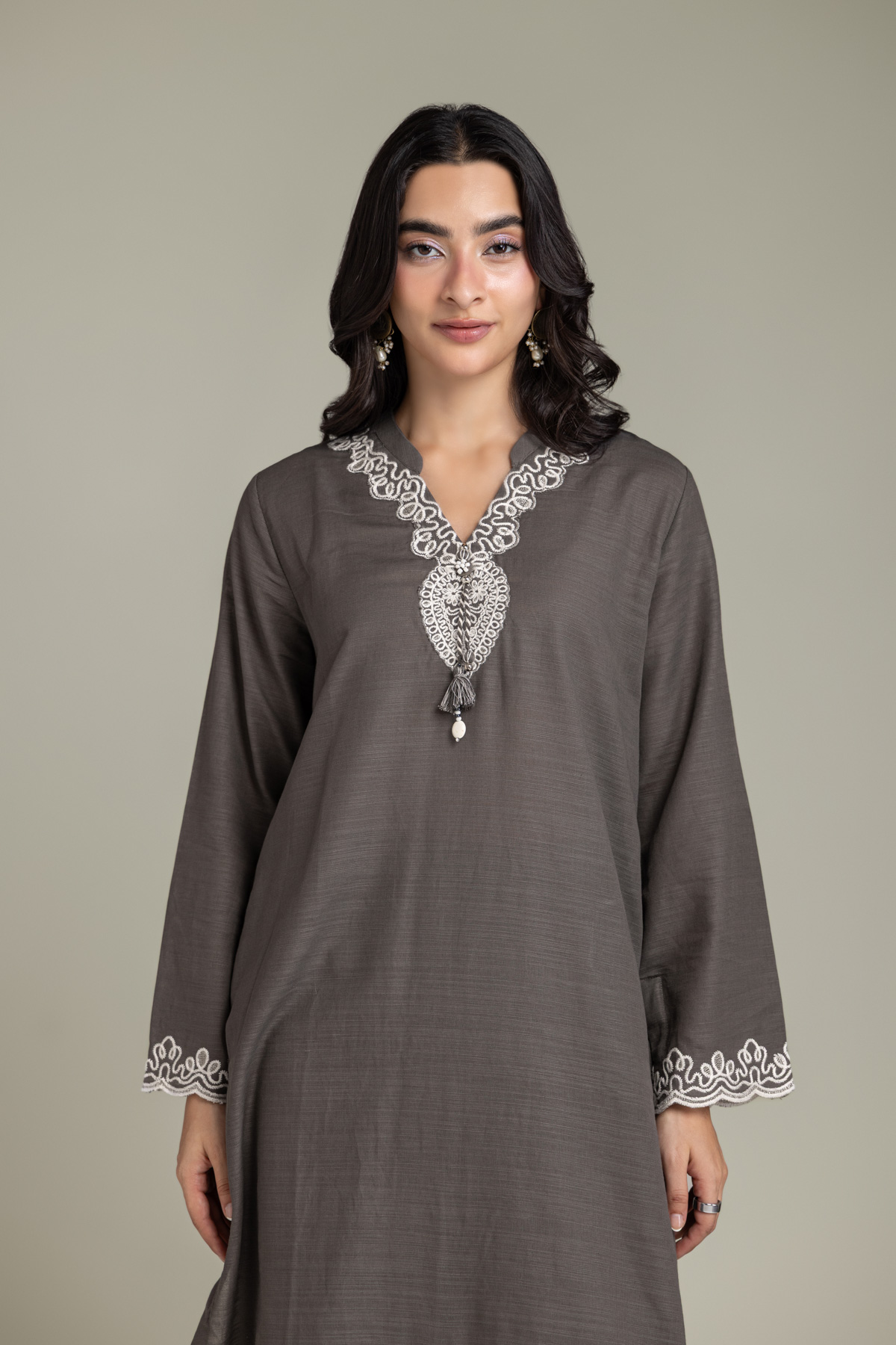 Embroidered Light Khaddar Kurta - 2-26-202-A-D-VG