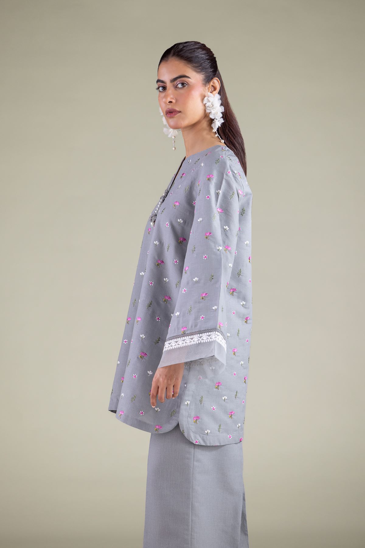 Embroidered Mesuri Floral V-Neck Kurta - 1-26-125-A-E-VG