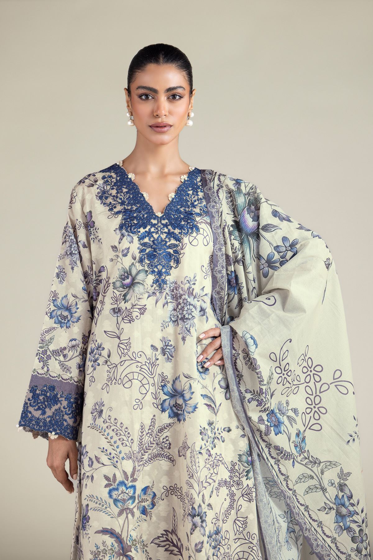 Embroidered Broshia Fabrics 3 Piece - A22-26-201FF1-VG