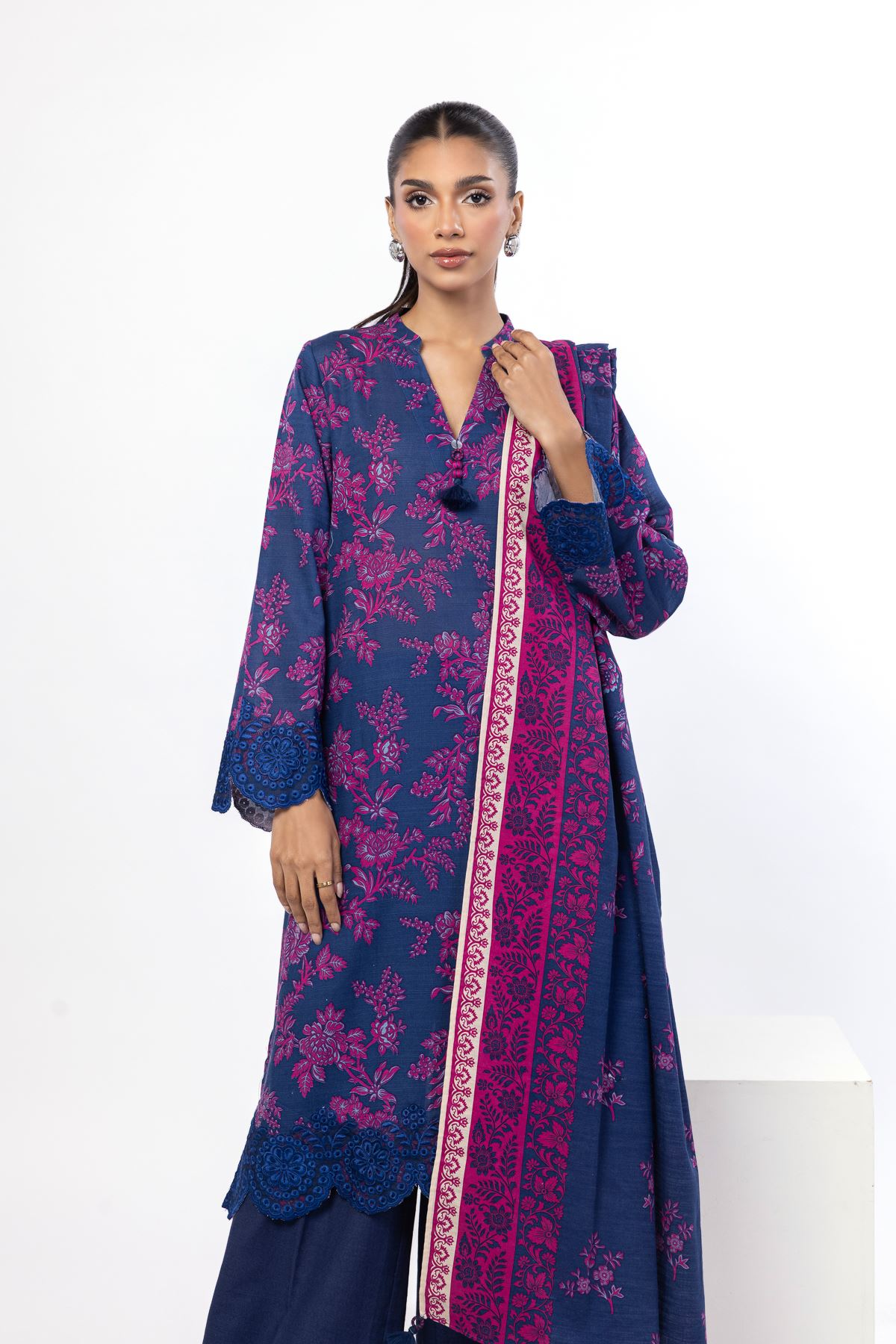 Embroidered Khaddar Fabrics 3 Piece - KW33B-VG