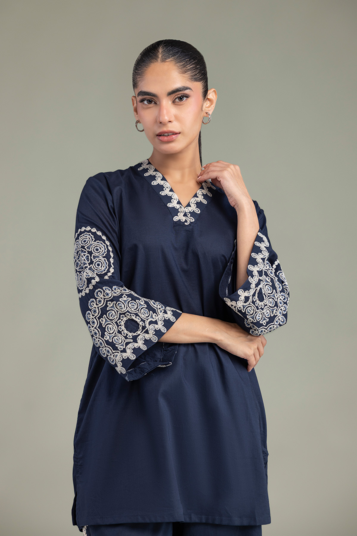 Embroidered Cambric V-Neck Navy Kurta - 1-26-102-A-F-VG