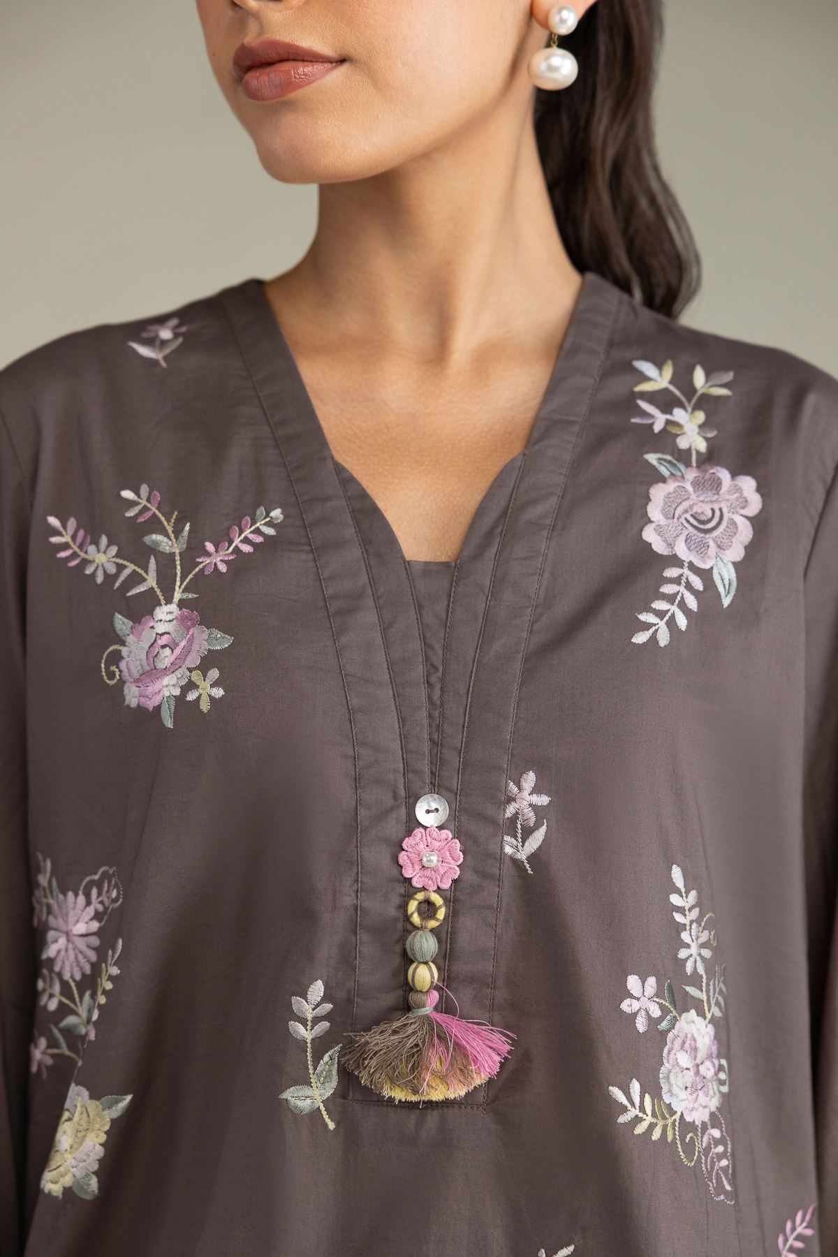 Embroidered Cambric Floral V-Neck Kurta - 1-26-250-B-H1-VG