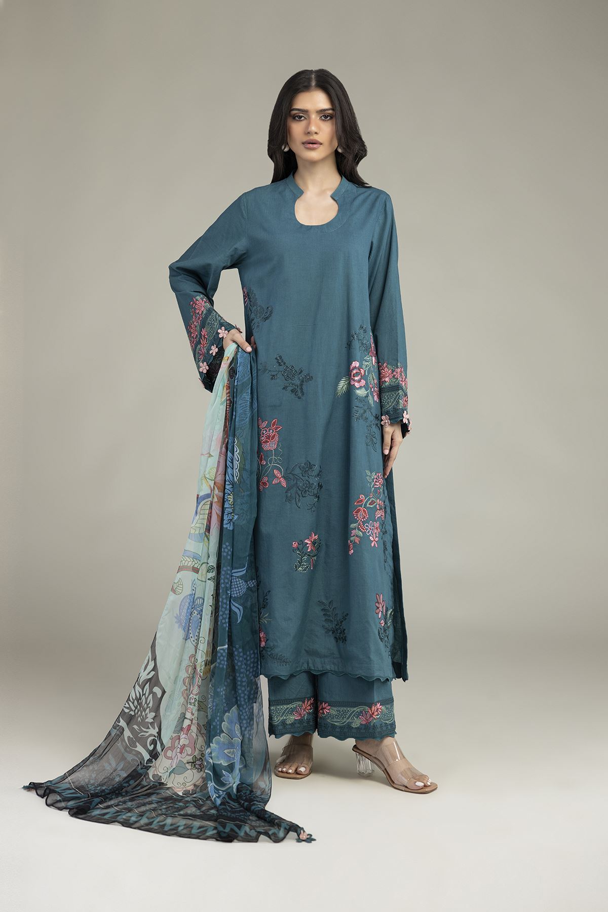Embroidered Cambric Fabrics 3 Piece - A22-26-219FJ1-VG