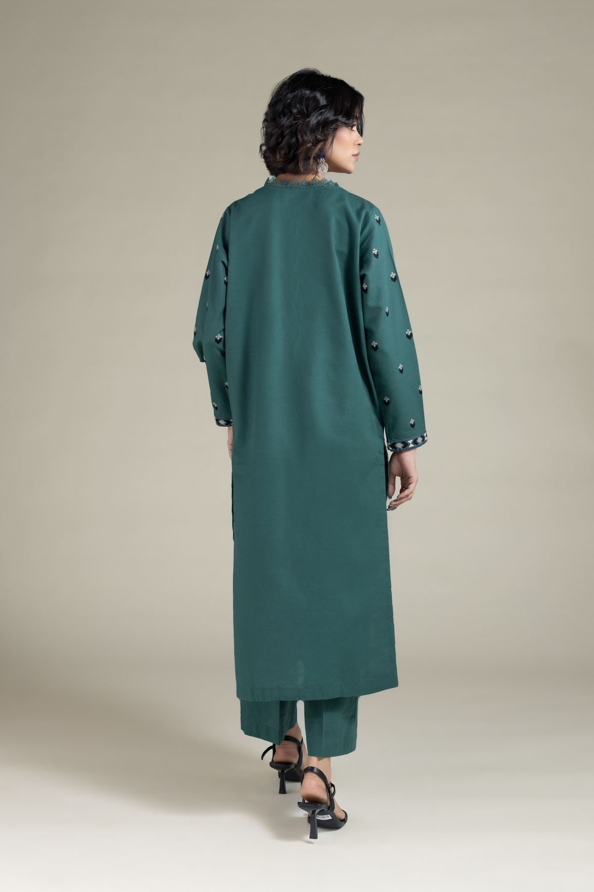 Embroidered Khaddar Kurta - R-25-05E60-04BA-VG