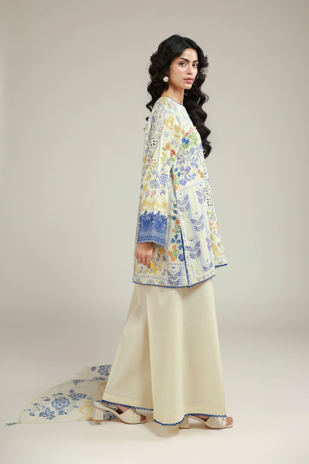 Embroidered Jacquard Three Piece Suit - T-A22-26-109FA1-VG