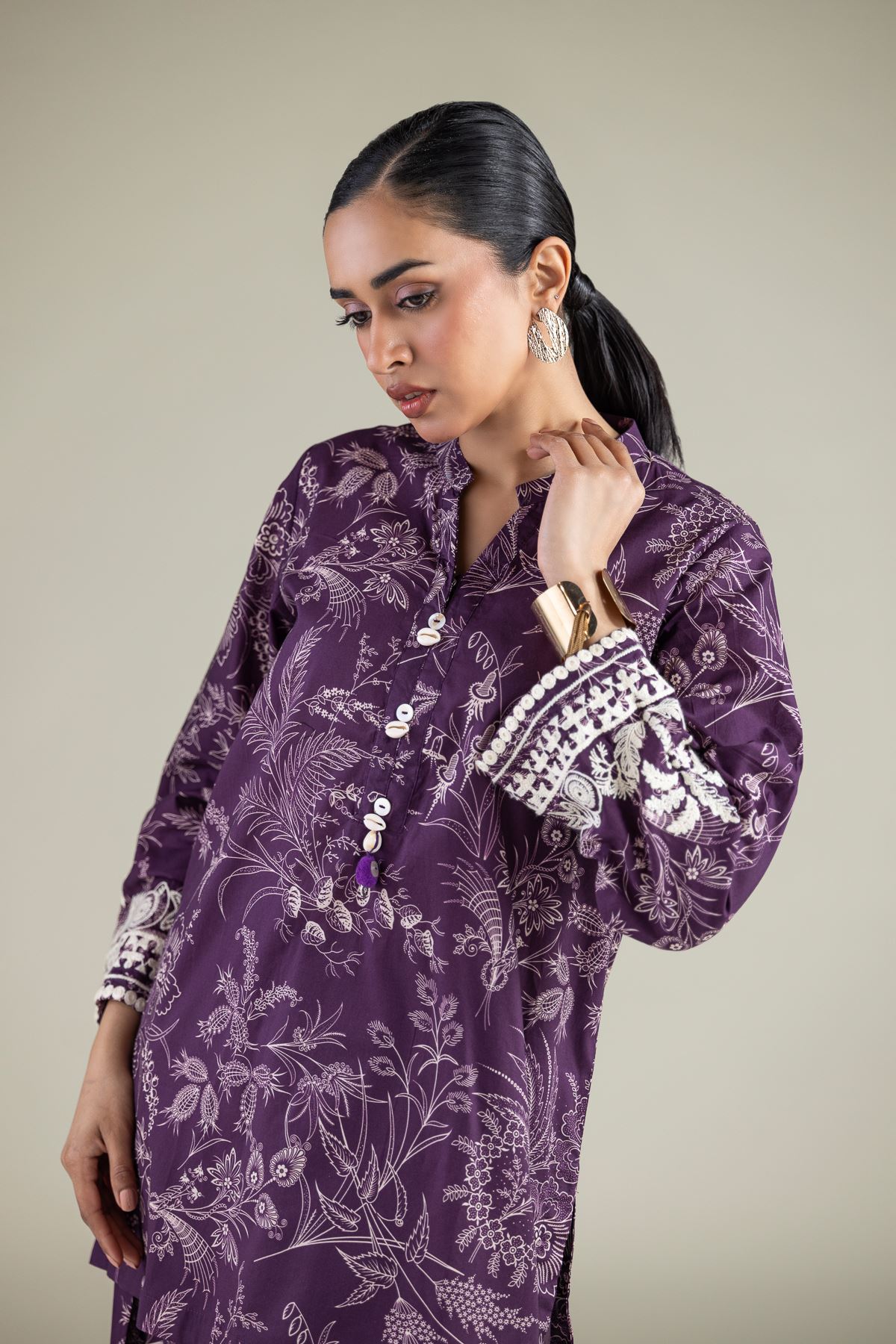 Embroidered Cambric Floral Threadwork Kurta - 25-00-X2-08TB-VG