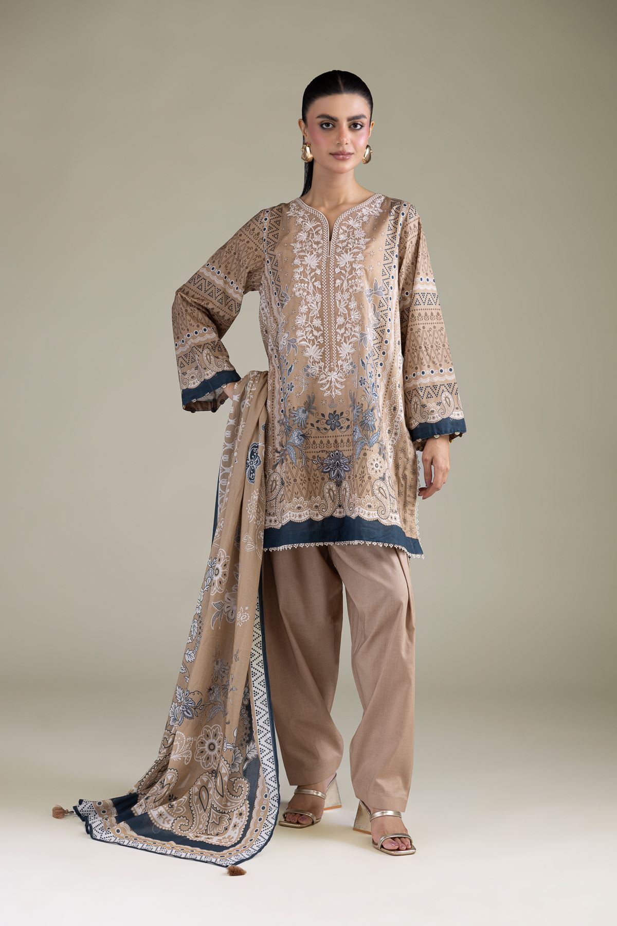 Embroidered Lawn Fabrics 3 Piece - A22-26-201FC1-VG