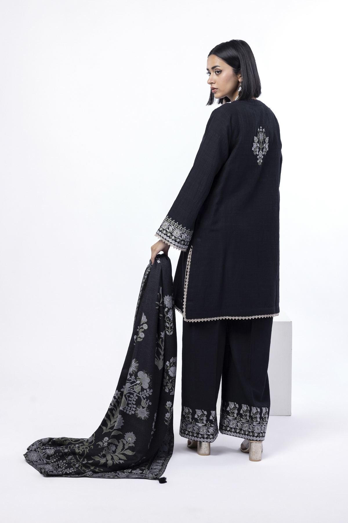 Embroidered Khaddar Fabrics 3 Piece - KW67B-VG