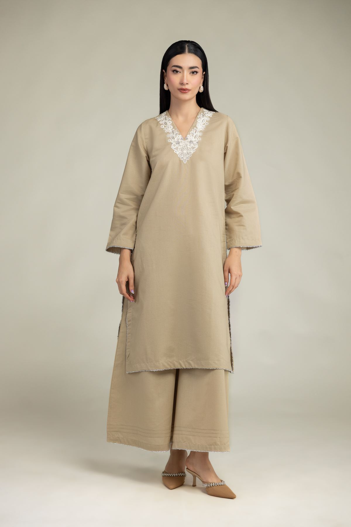 Embroidered Mesuri V-Neck Longline Kurta - 25-09-11E14-03TA-VG