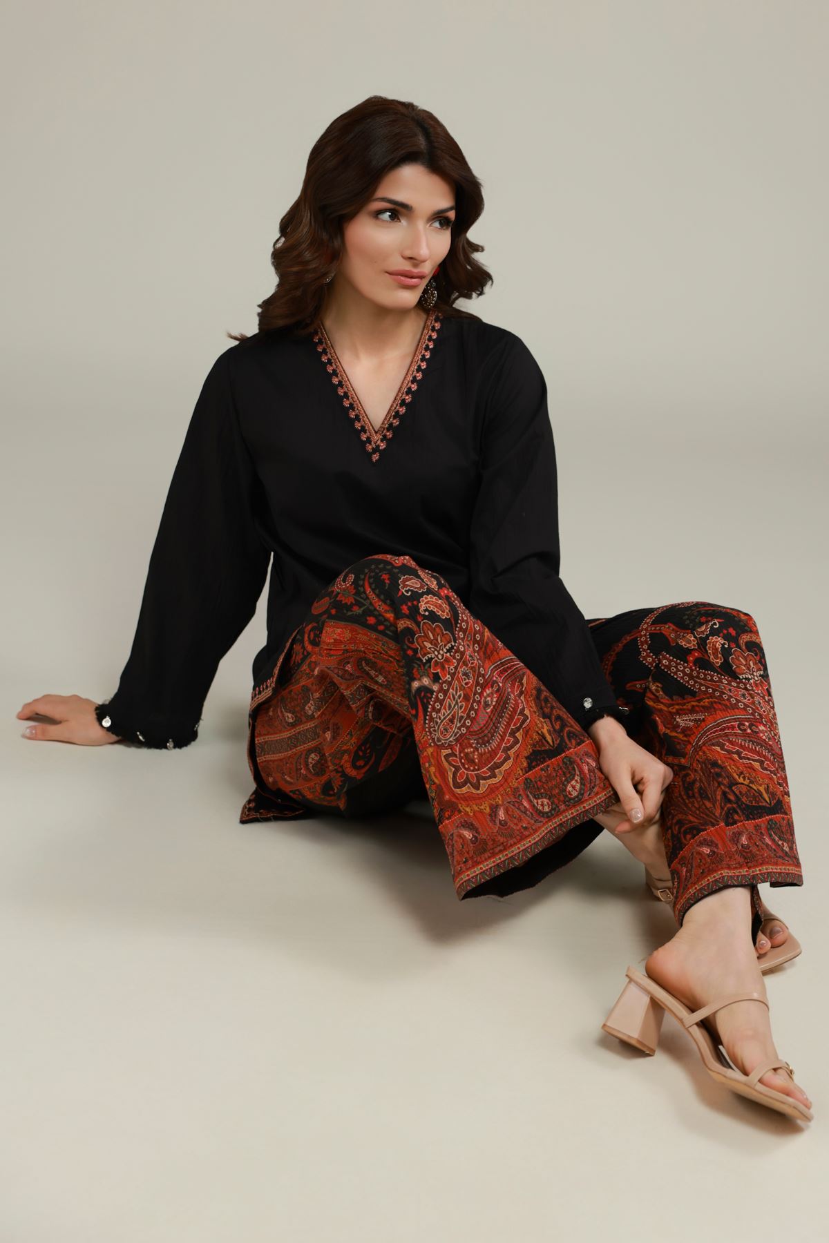 Embroidered Cotton Crinkle Threadwork V-Neck Kurta - 1-26-146-A-A-VG