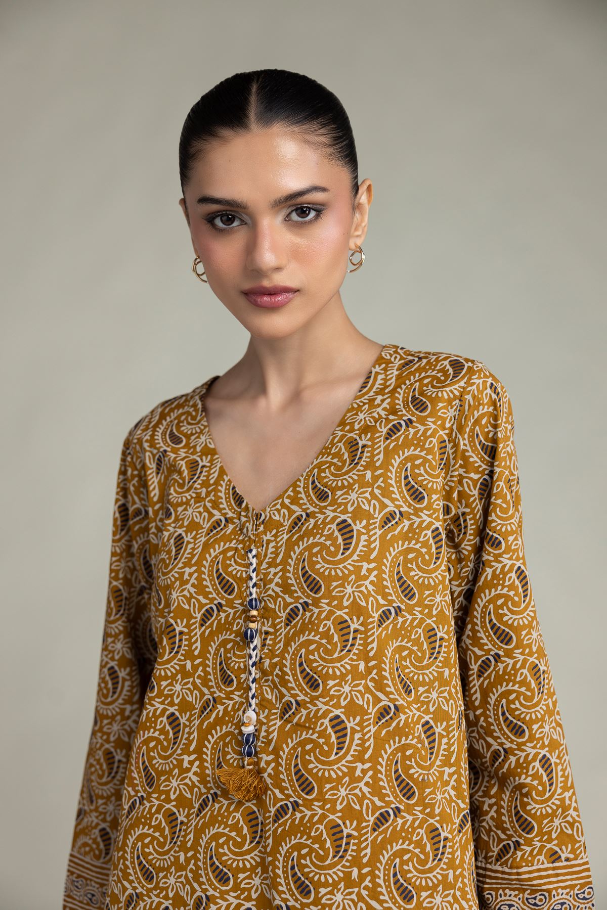 Printed Cambric Paisley V-Neck Kurta - 1-26-310-B-C1-VG