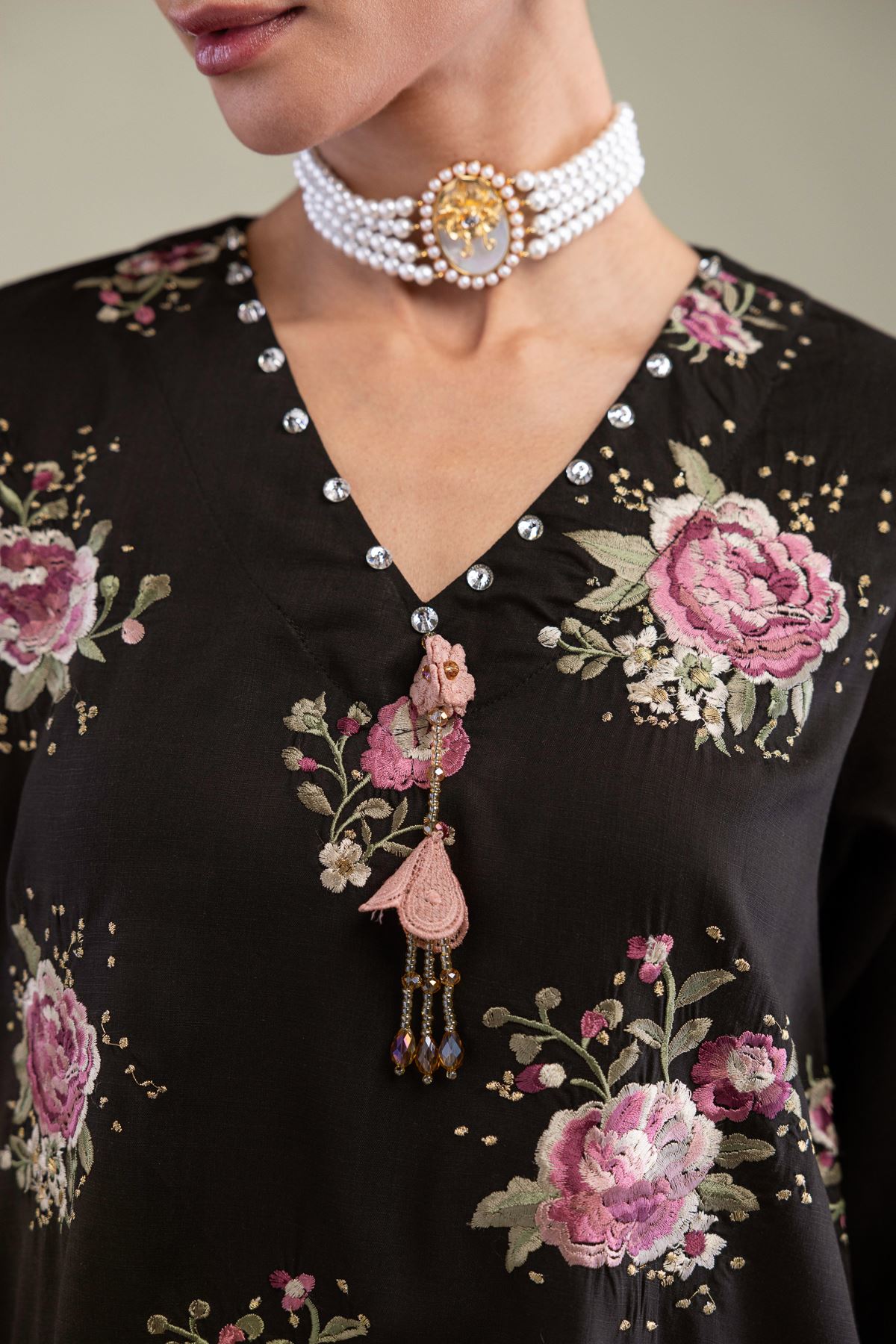 Embroidered Raw Silk Black Floral Kurta - 2-26-202-A-B-VG