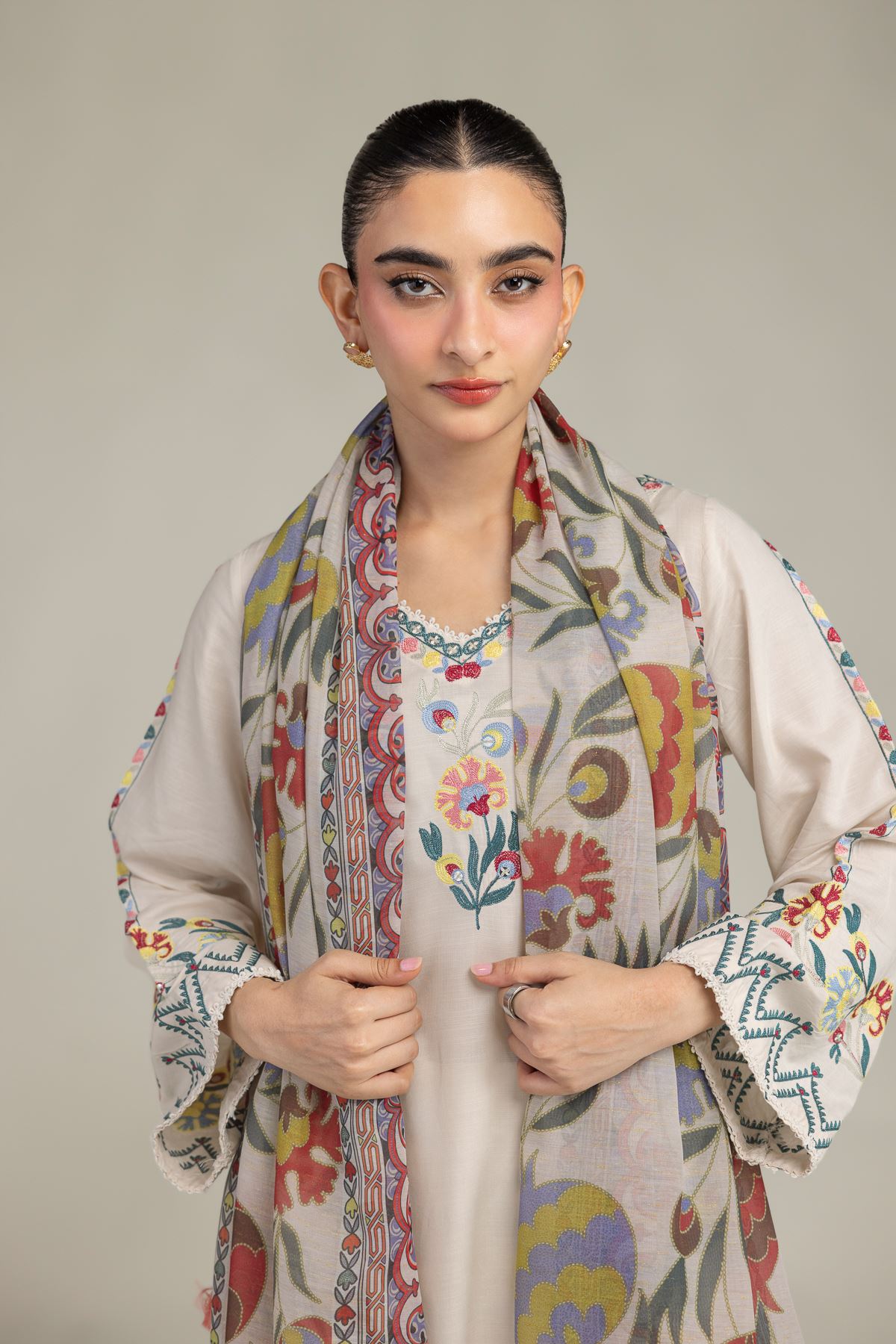 Embroidered Mesuri Floral Mesuri Dupatta - 2-26-210-A-C1-VG