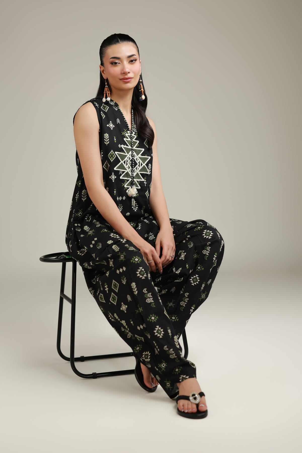 Embroidered Cotton Dobby Black Sleeveless Kurta - 26-02-1E13-02TA-VG
