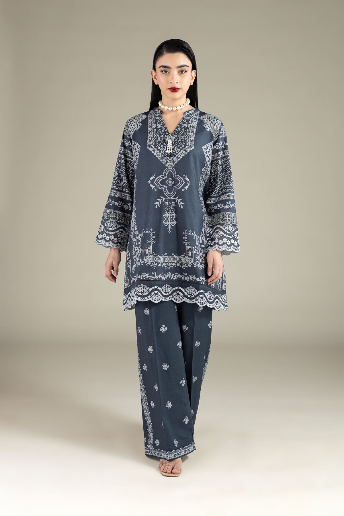 Embroidered Raw Silk Kurta - 25-10-12E6-03TA-VG