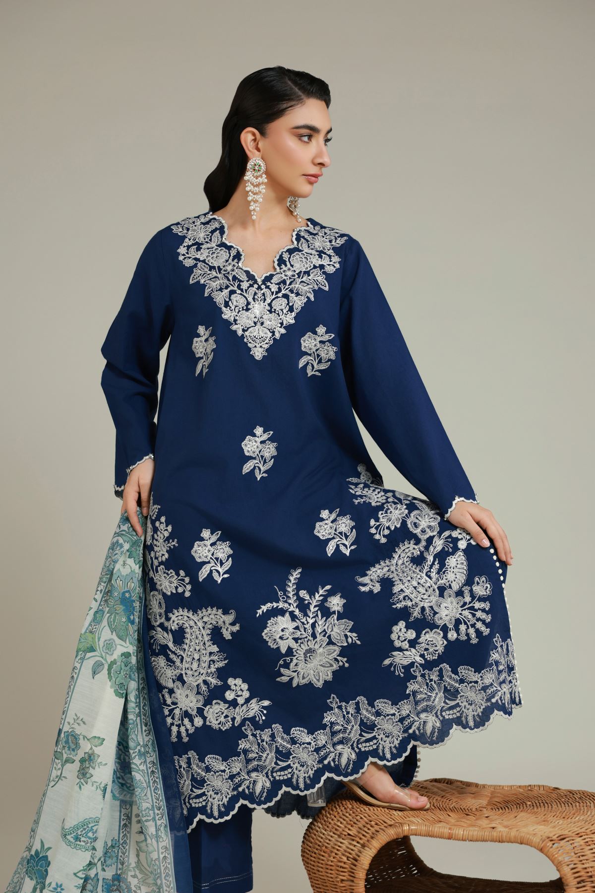 Embroidered Cambric Tailored 3 Piece - T-A33-26-109FF2-VG