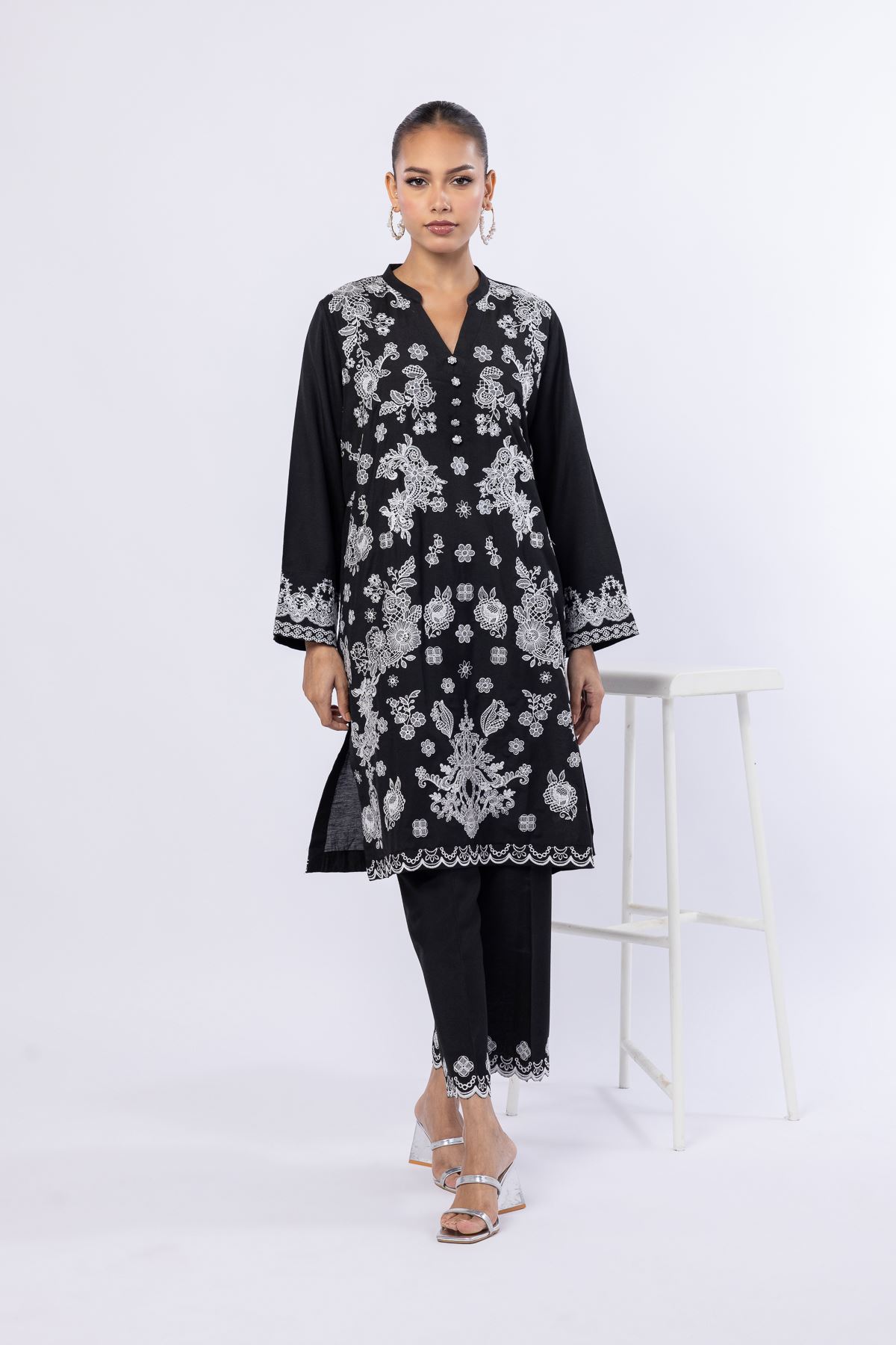 Embroidered Raw Silk Kurta - 25-09-10E5-08TB-VG