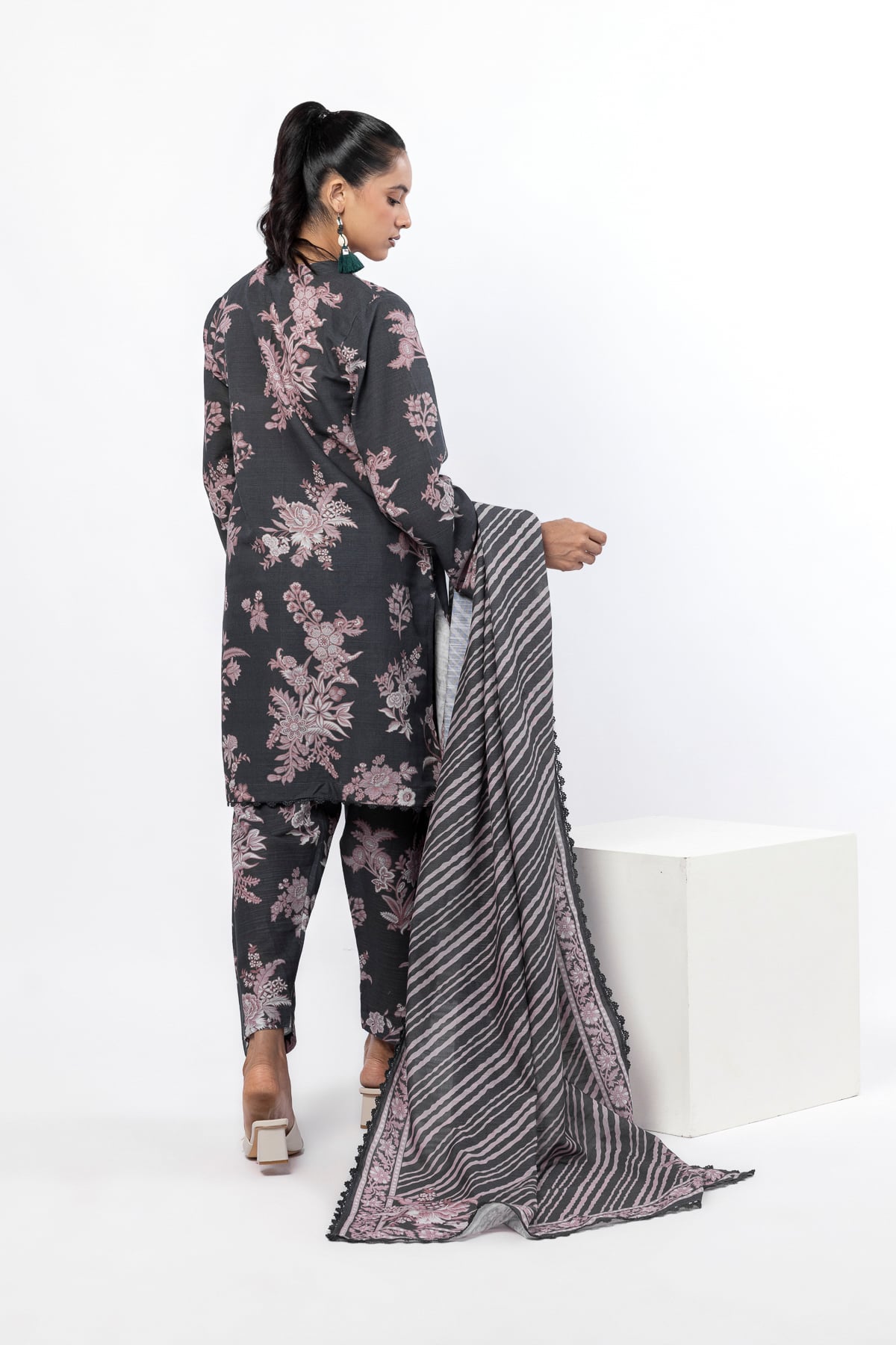 Embroidered Light Khaddar Tailored 3 Piece - LKW39AST-VG