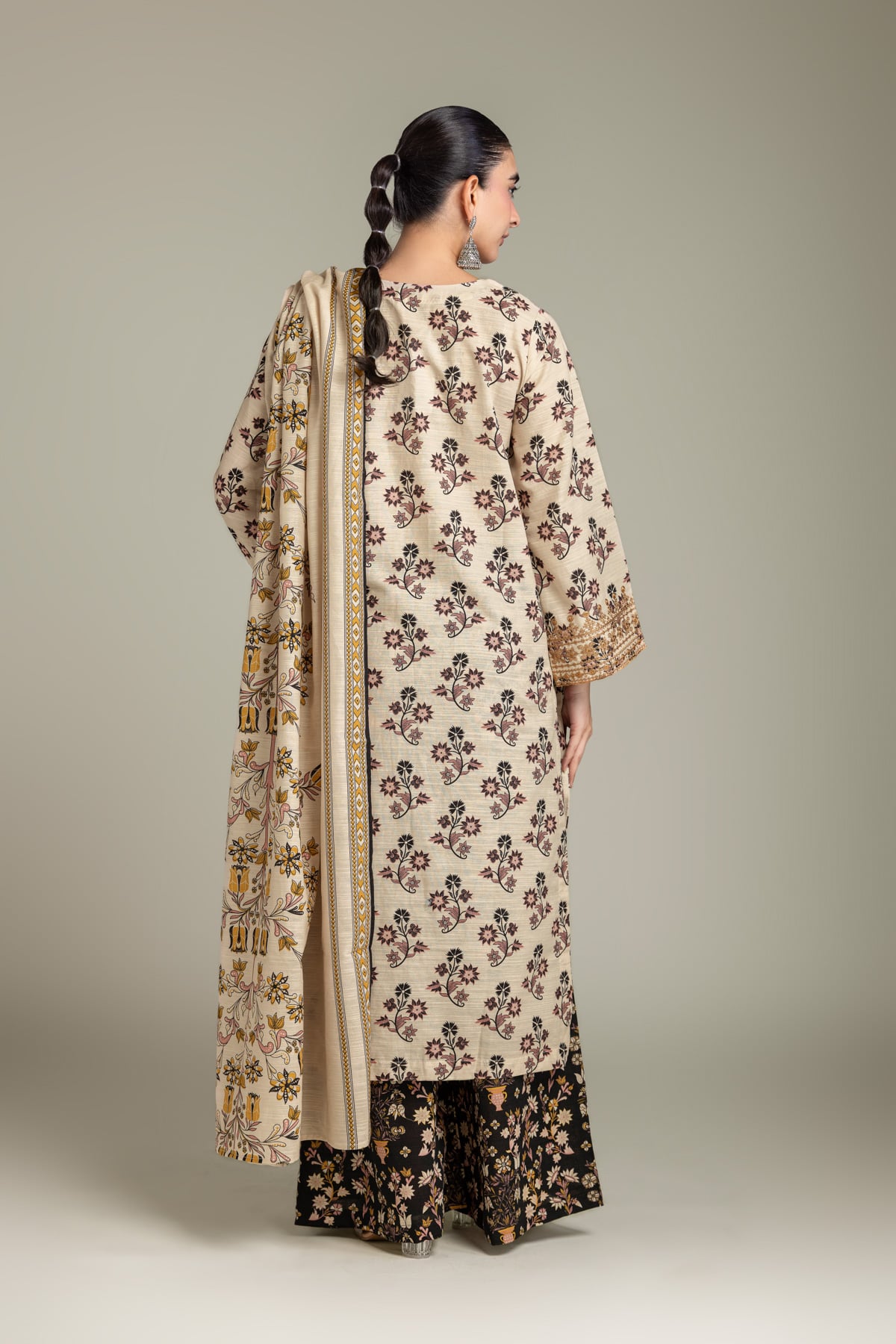 Embroidered Light Khaddar Fabrics 3 Piece - 2-26-202-A-D-VG