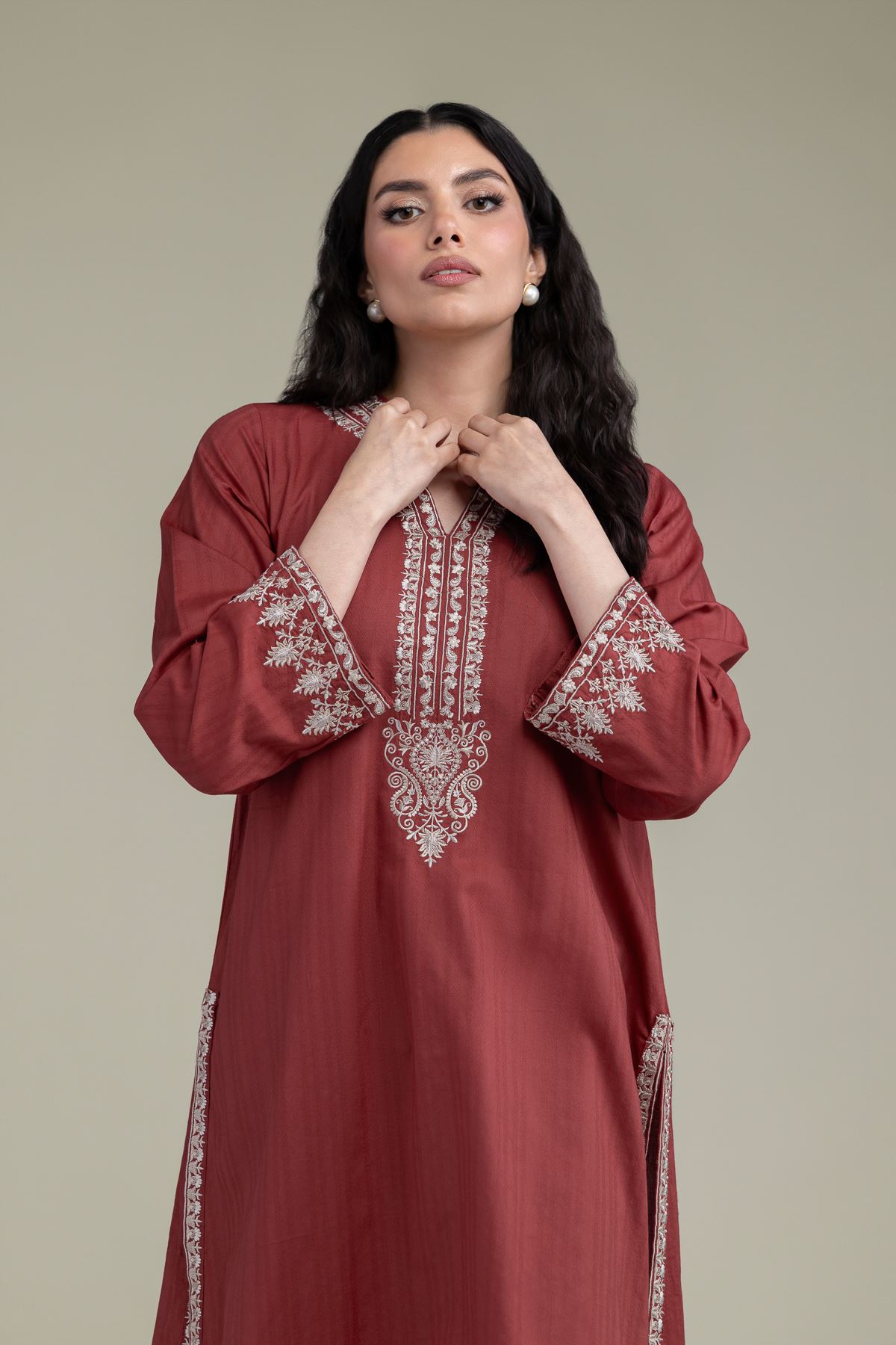 Embroidered Cotton Dobby Longline V-Neck Kurta - T-A11-26-108FE2-VG