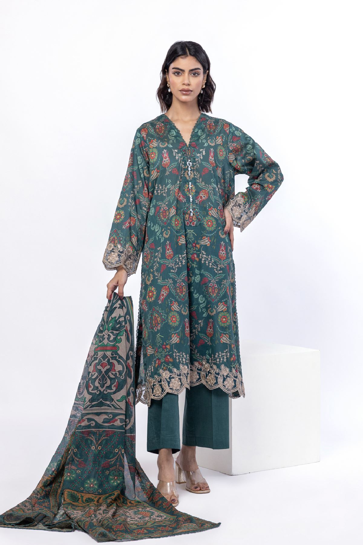 Embroidered Lawn Fabrics 3 Piece - CA02A-VG