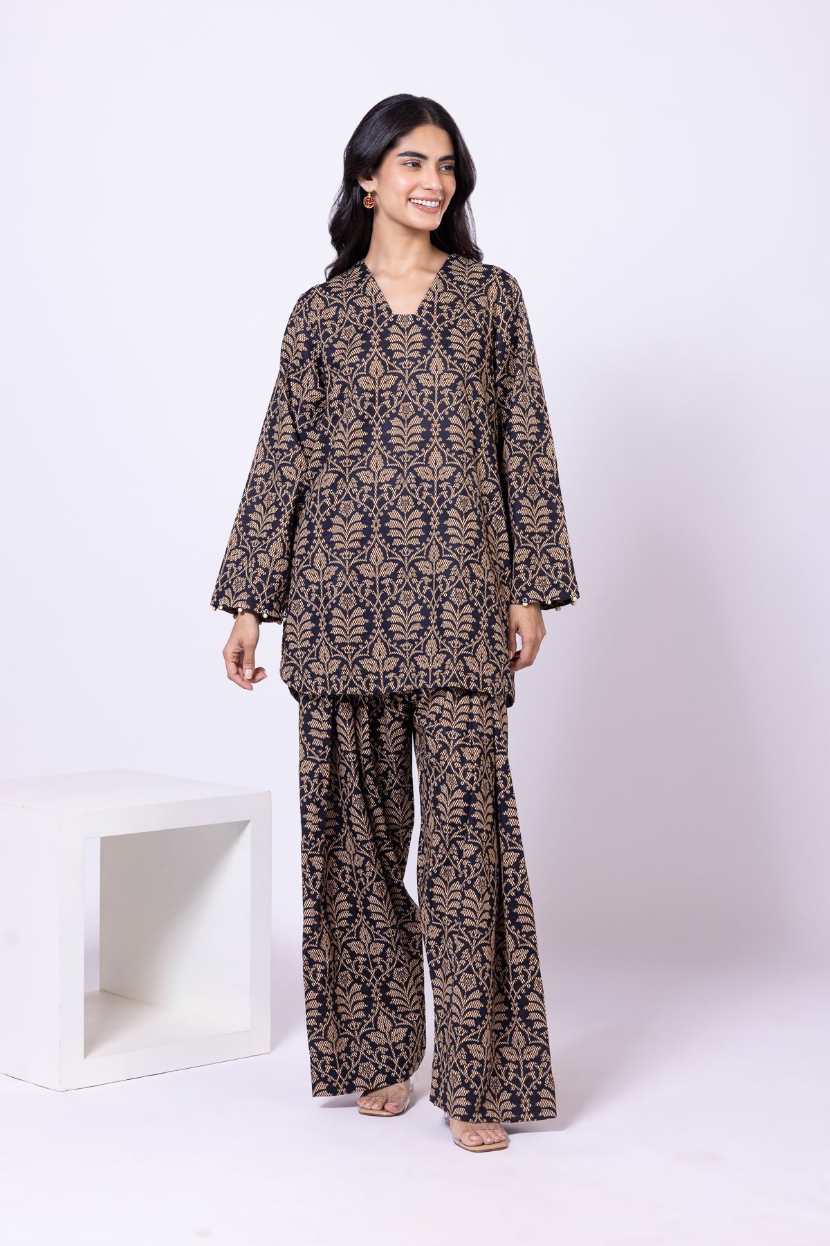 Printed Khaddar Kurta - 25-10-10E7-03TB-VG