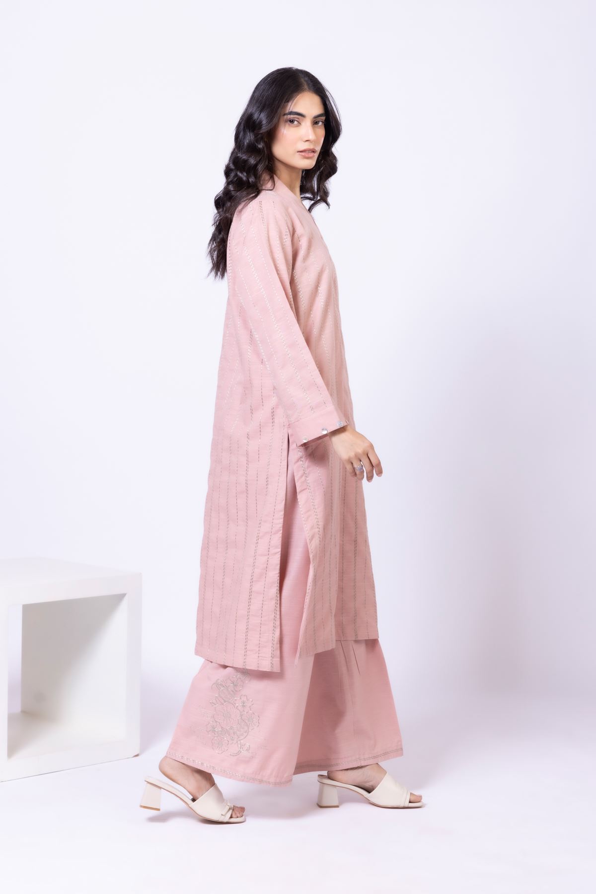 Embroidered Khaddar Kurta - 25-09-12E2-01TA-VG