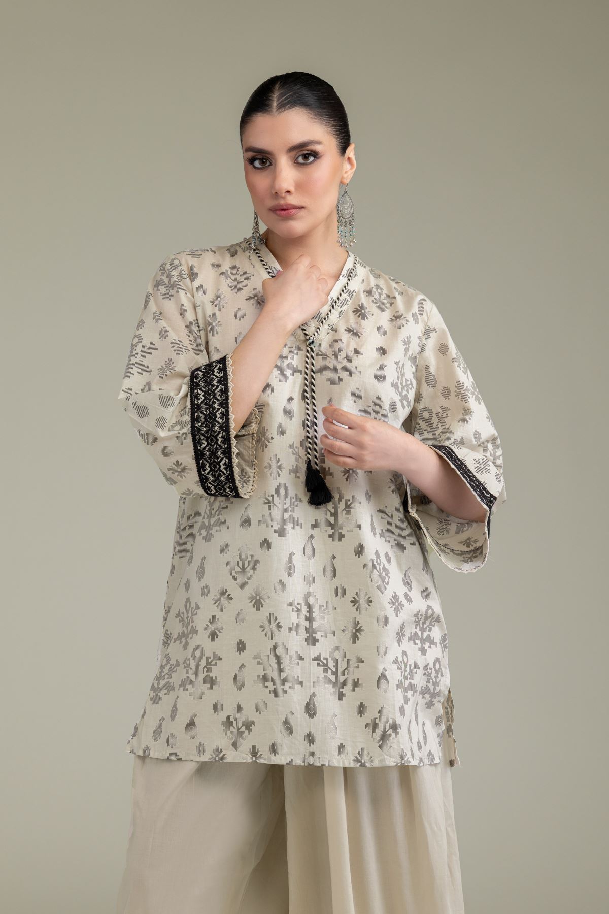 Embroidered Lawn Lawn V-Neck Kurta - 1-26-209-A-E2-VG