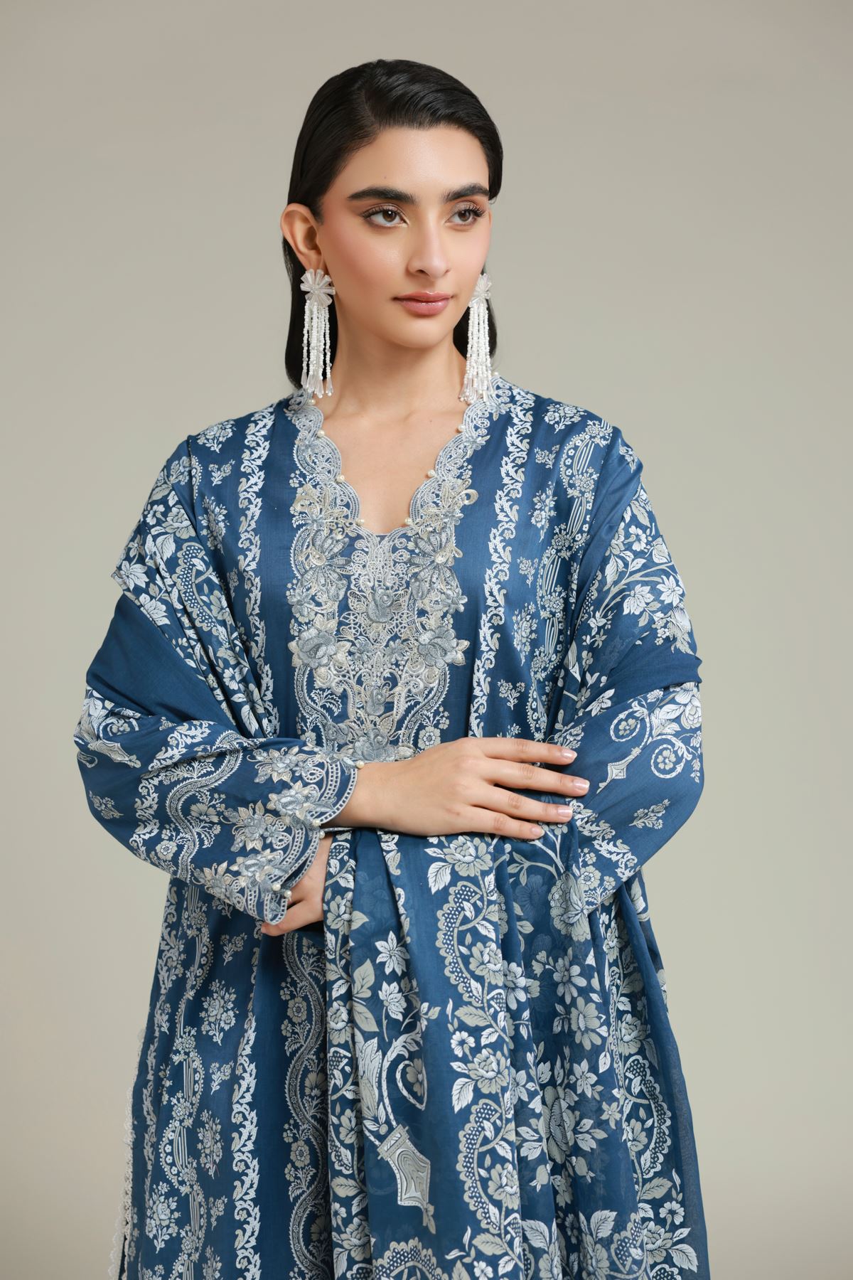 Embroidered Lawn Tailored 3 Piece - 1-26-122-A-A-VG
