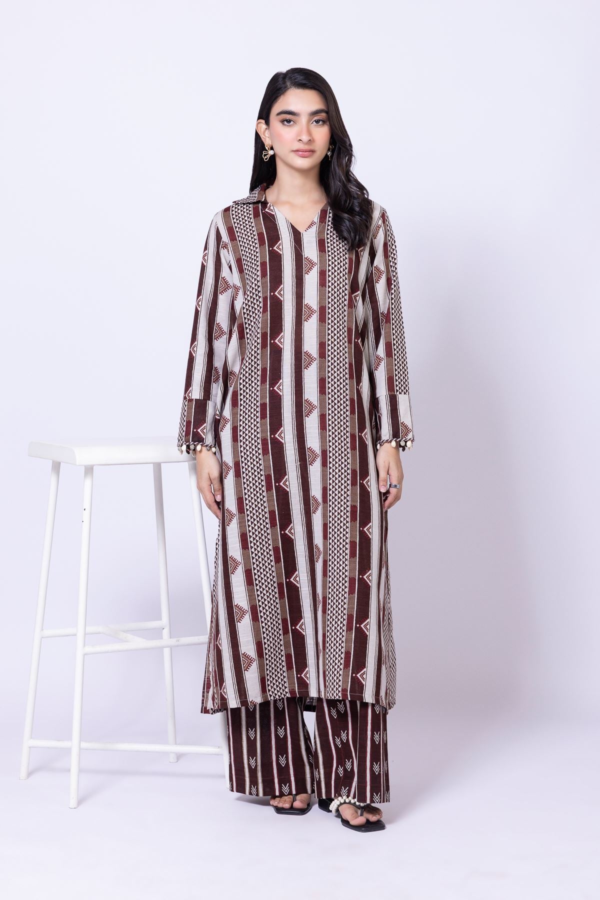 Printed Khaddar Long Geometric Kurta - 25-10-12E4-10TA-VG