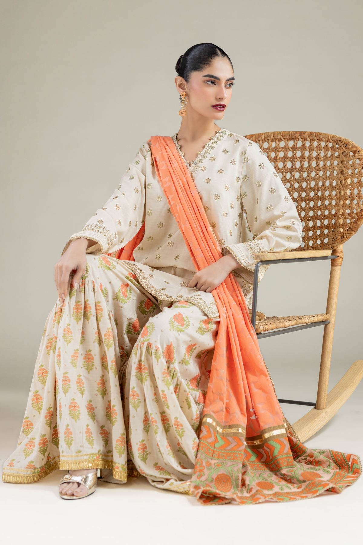 Embroidered Raw Silk Kurta - 25-09-10E4-10TB-VG