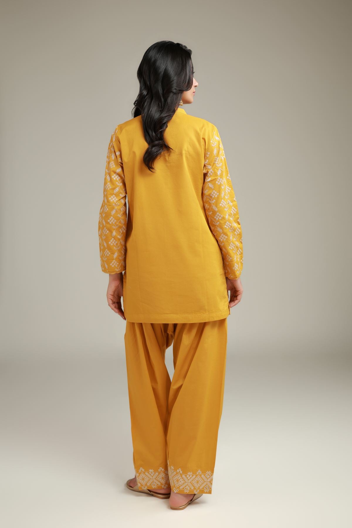 Embroidered Cambric Cambric V-Neck Kurta - 25-09-10E2-07TB-VG