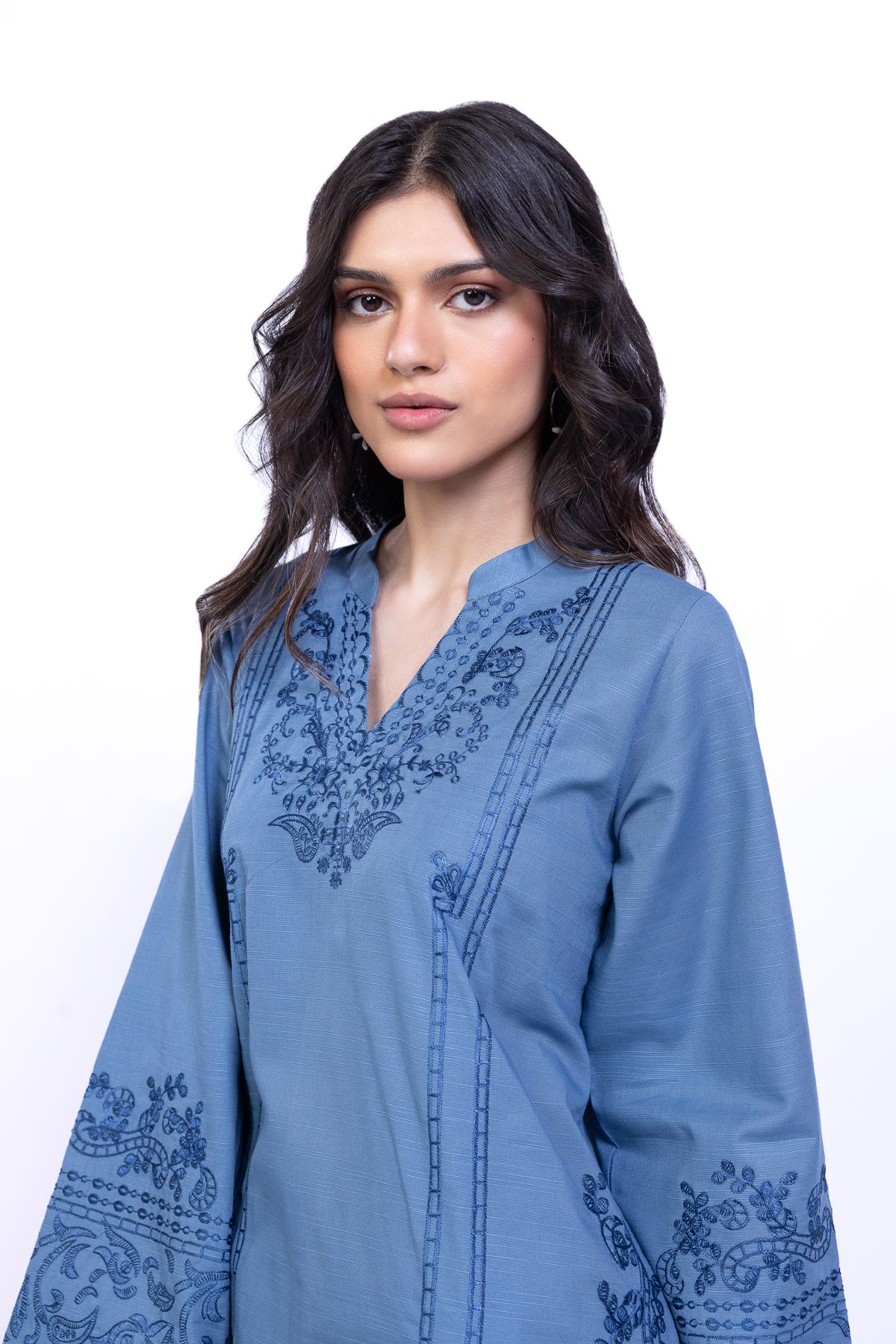 Embroidered Khaddar Floral Threadwork Kurta - 25-10-11E8-10TB-VG