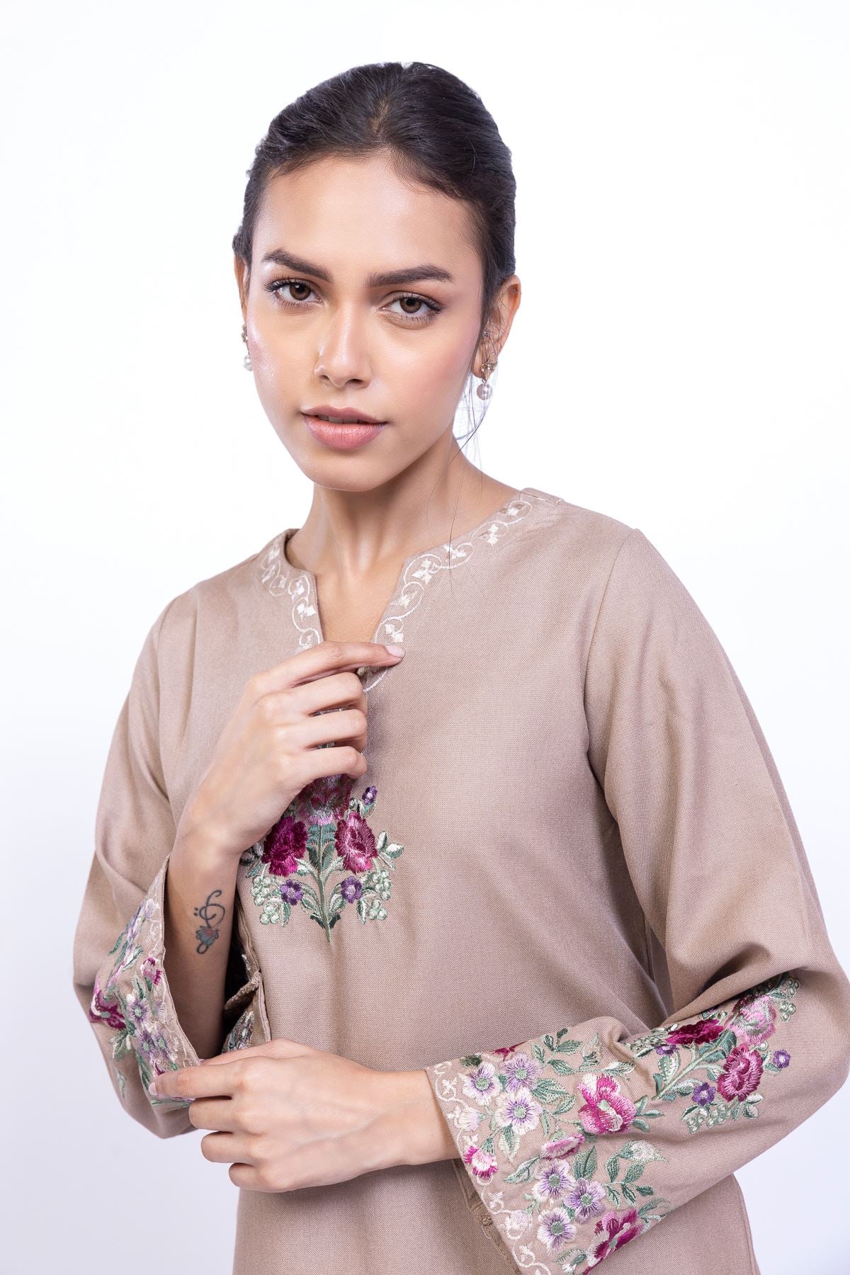 Embroidered Heavy Blended Viscose Kurta - 25-09-11E2-08TA-VG