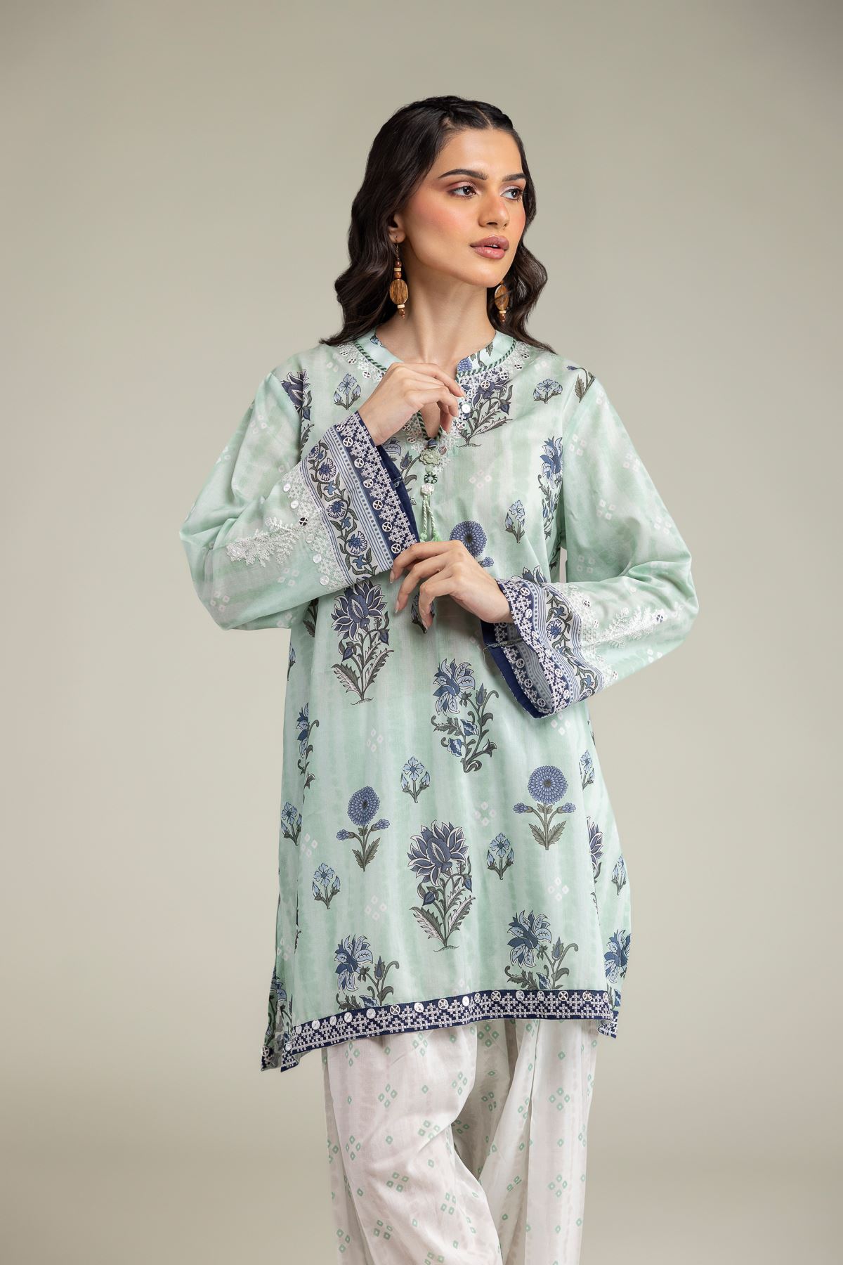 Embroidered Lawn Tailored 2-Piece Lawn - 1-26-102-A-F-VG